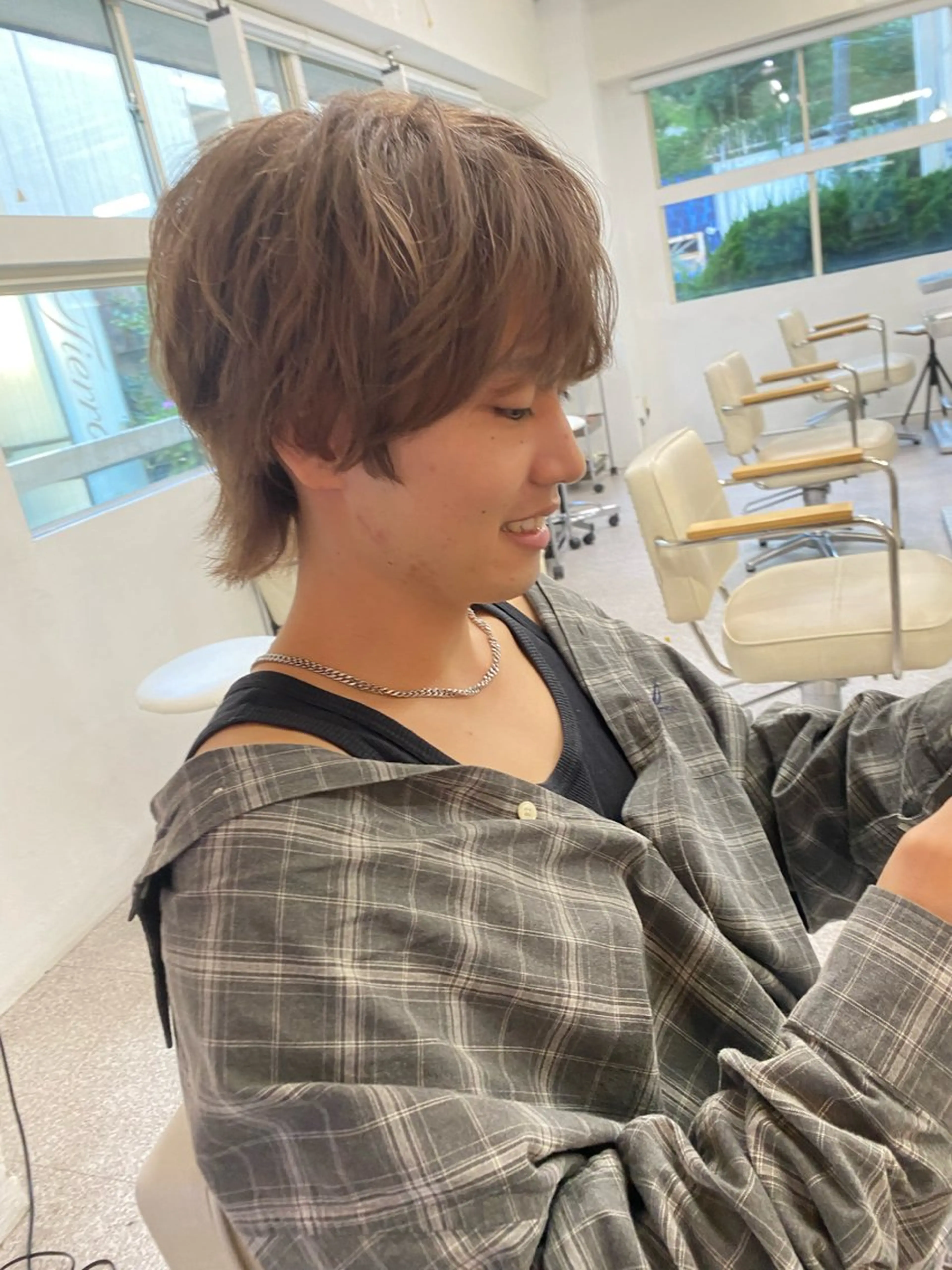 ショート メンズ アッシュ カット ヘアカラー トリートメント レイヤー/ウルフエク テブリーチ磯部ユズキのヘアスタイル