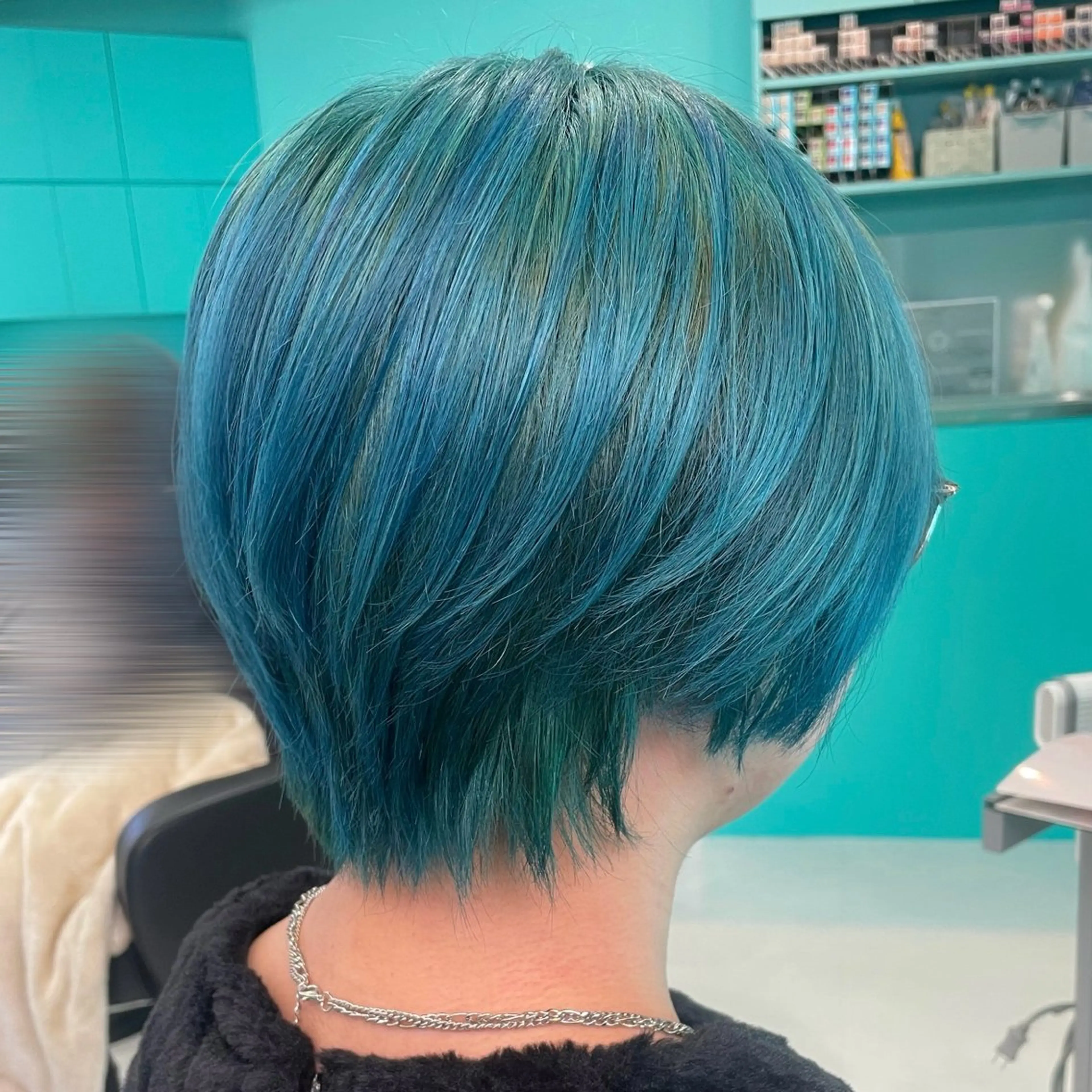 ショート カラー ブルーカラー 艶/透明感 🫧カラーのヘアスタイル