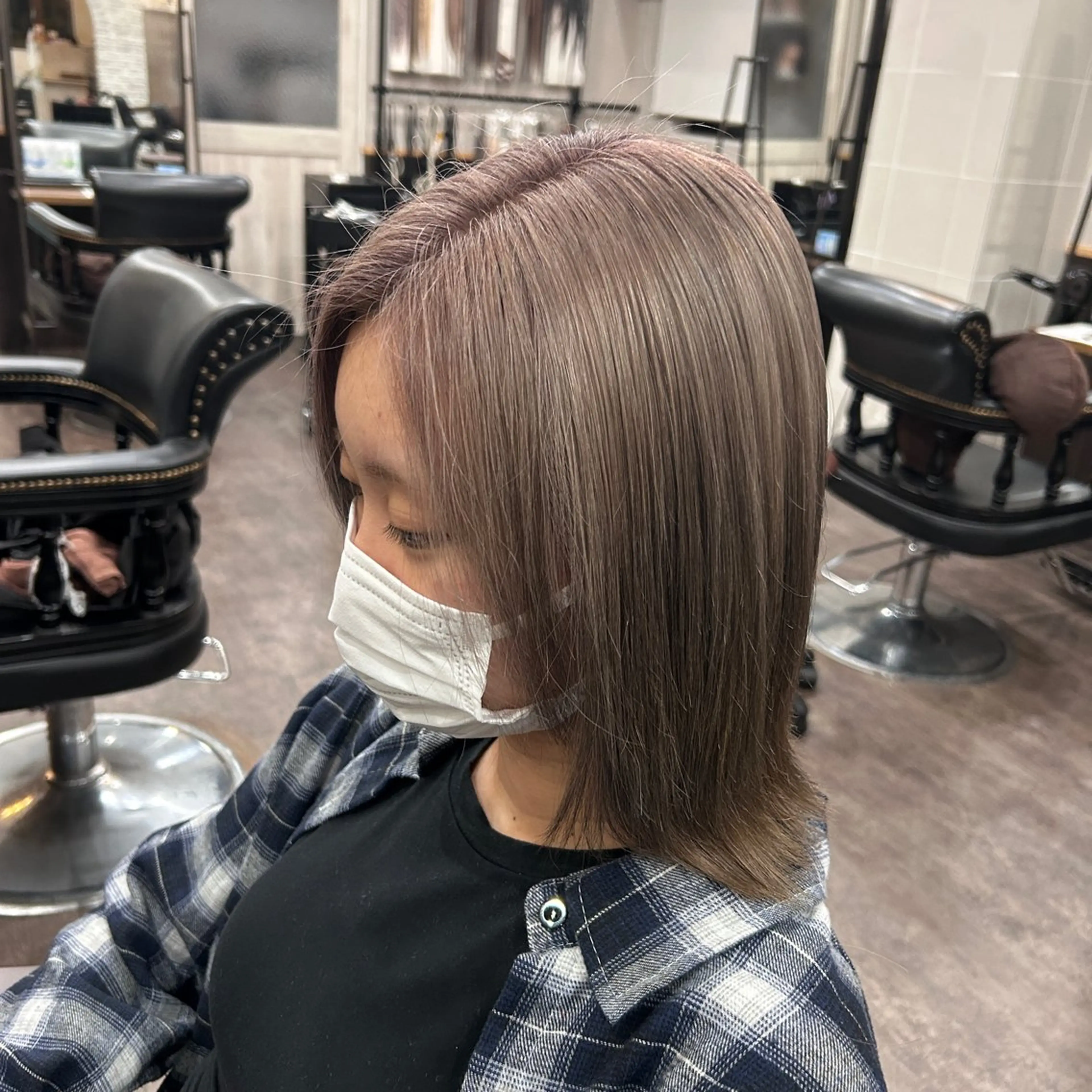 ミディアム カラー カット ヘアカラー ハイトーン🇰🇷 19歳美容師アリルのヘアスタイル