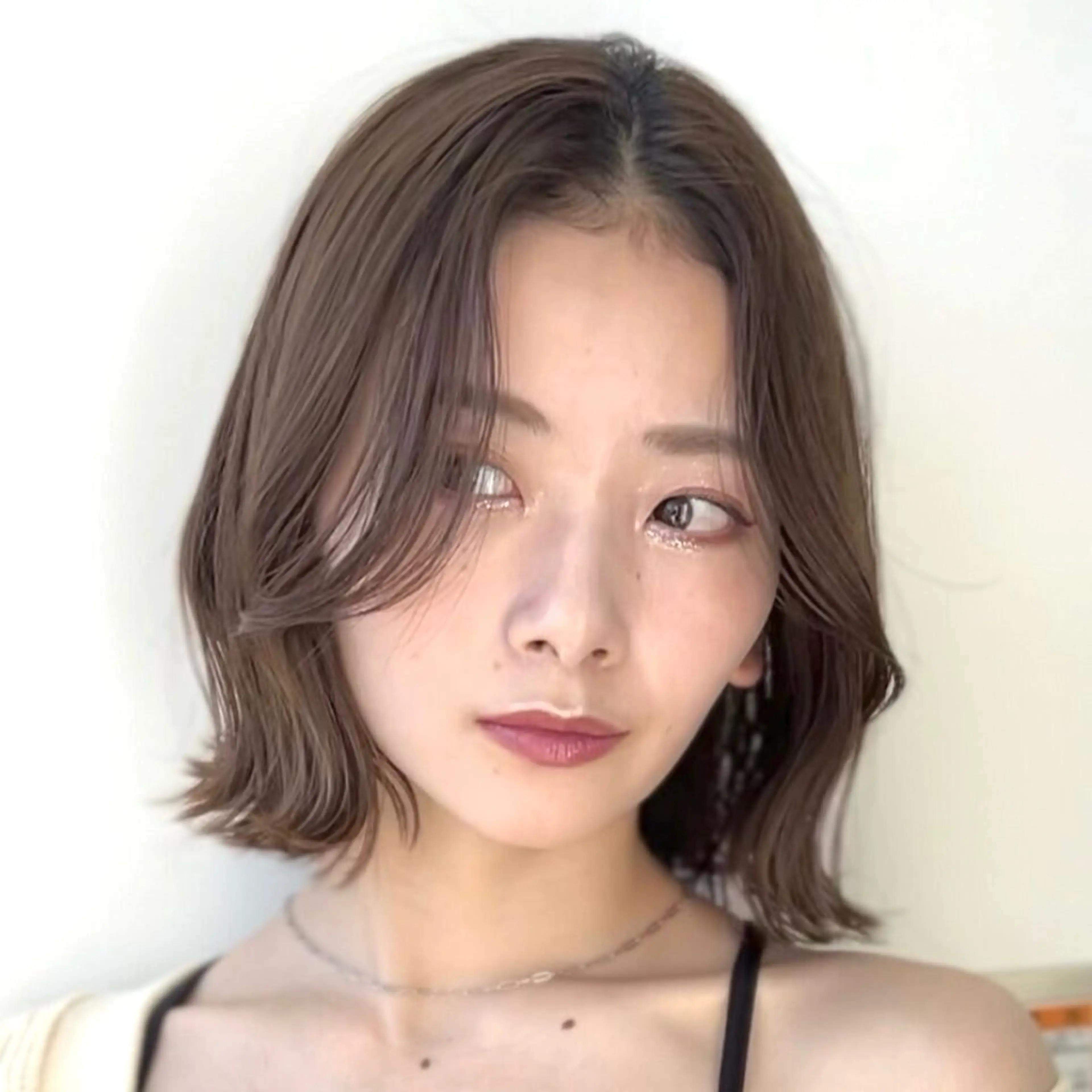 ミディアム カラー ショートボブ ミディアムパーマ バレイヤージュ ベージュカラー ブリーチ カット ヘアカラー トリートメント 新宿/髪質改善/艶髪 韓国ヘア/大重聖斗のヘアスタイル