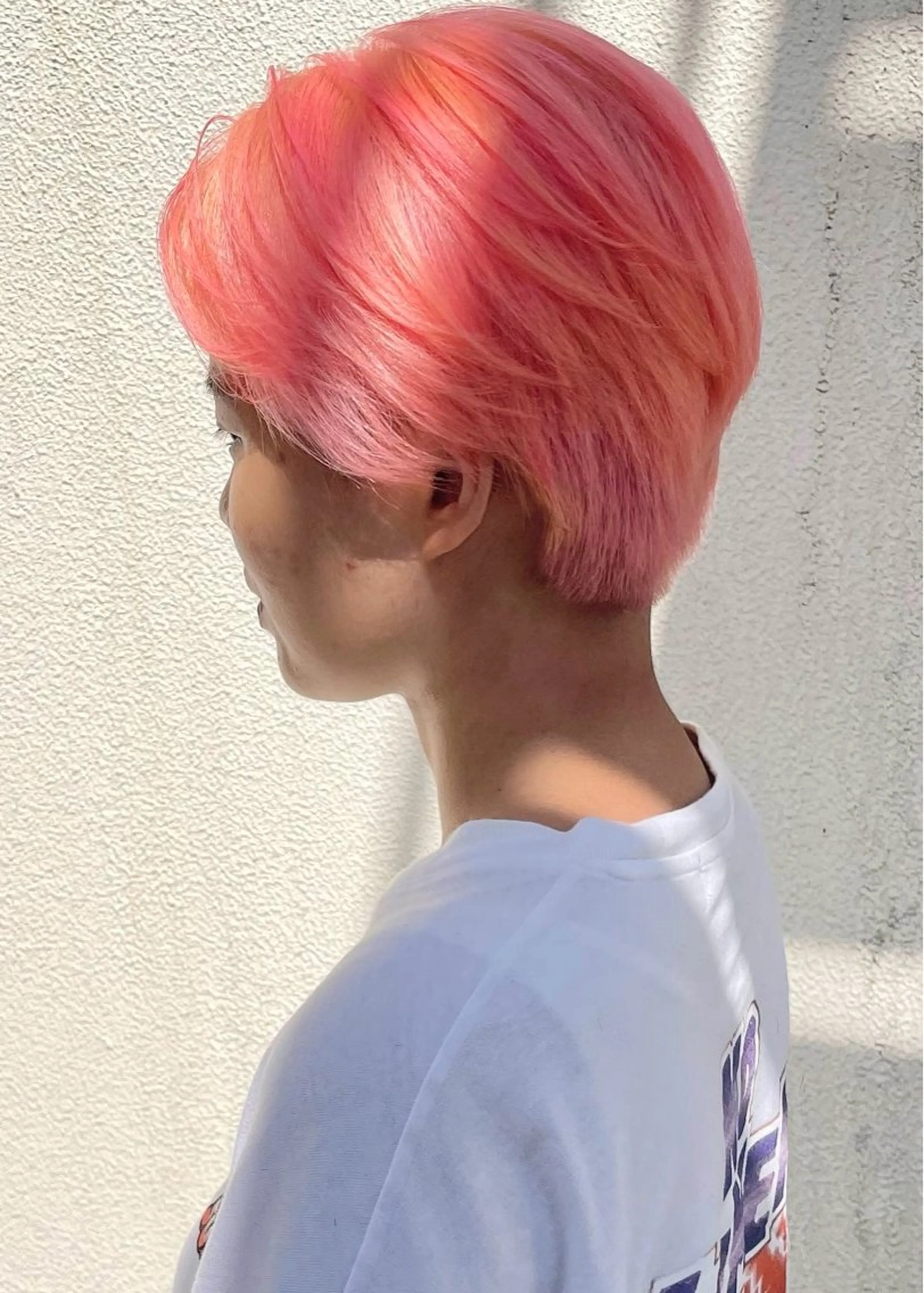 ショート カラー ピンクカラー カット ヘアカラー トリートメント 髪質改善ｶﾗｰ ｹｱﾌﾞﾘｰﾁ/ﾀﾑのヘアスタイル