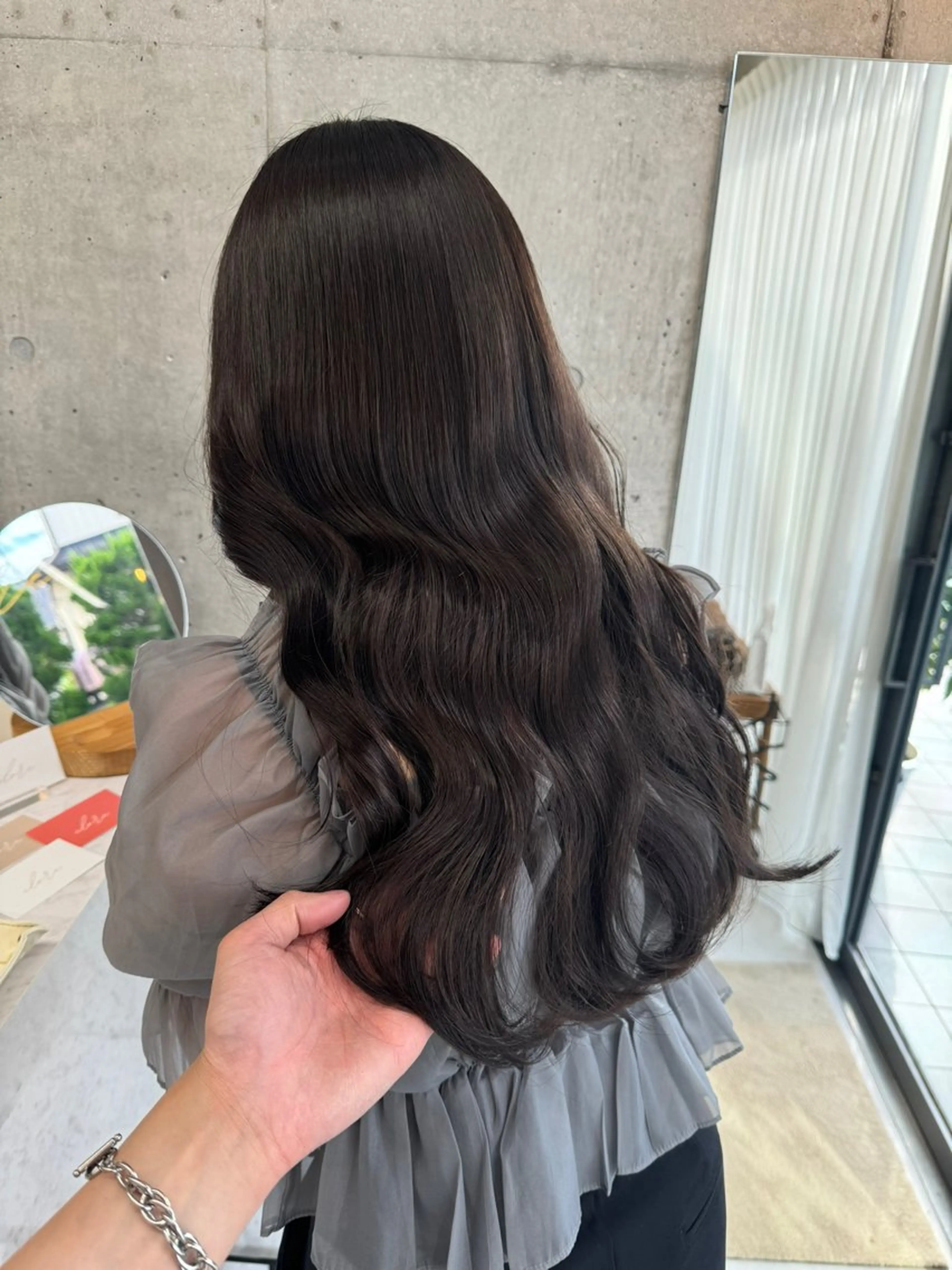 ロング カラー グレージュ うる艶ヘア♡韓国好き 透明感　shotaのヘアスタイル