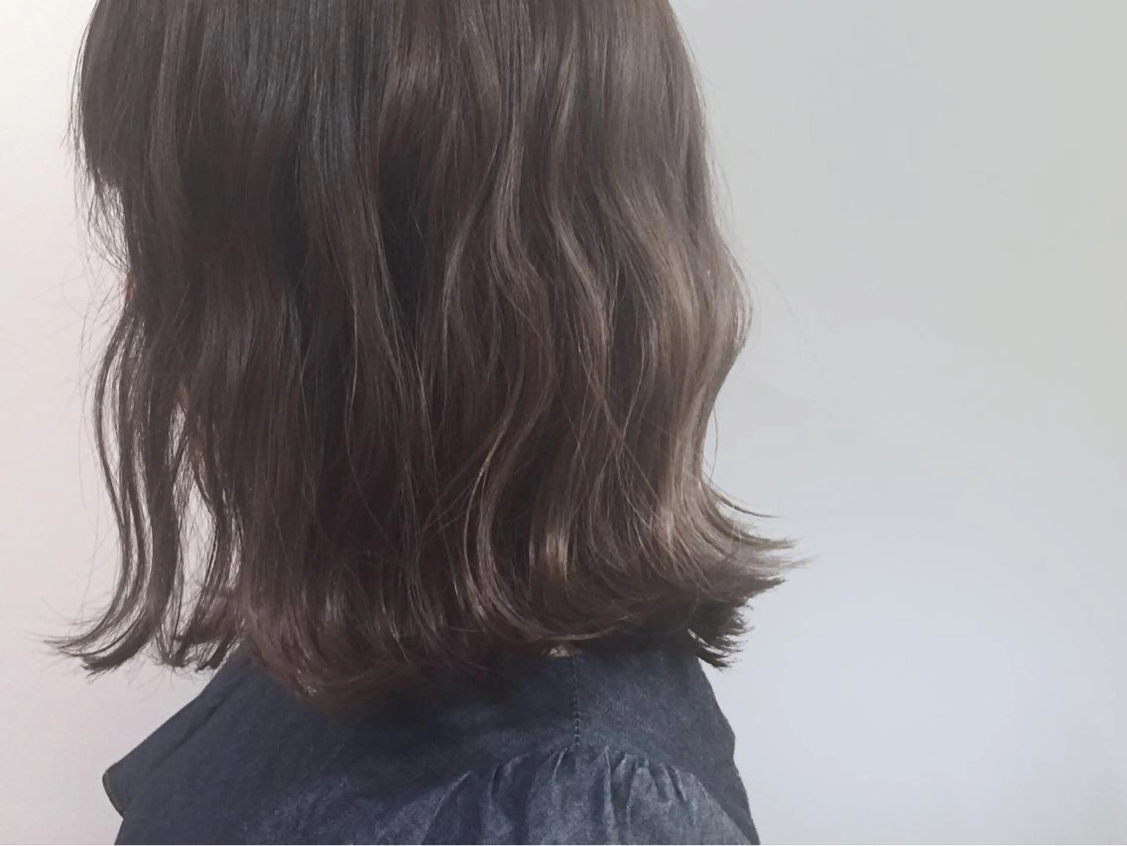 ミディアム ヘアアレンジ 𣘺夲友梨/ カラー/つや髪のヘアスタイル