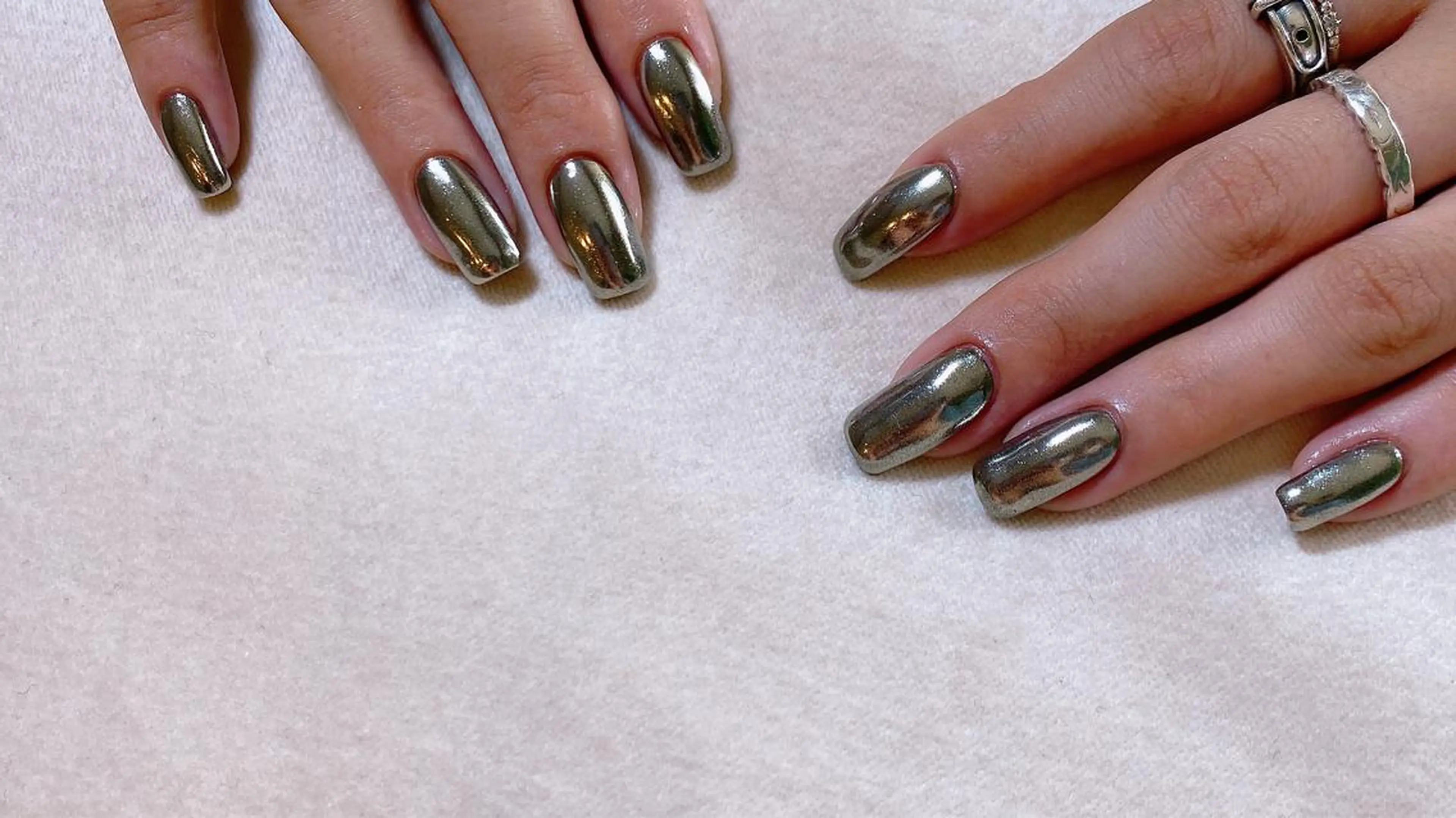 ネイル ミラーネイル ハンドネイル Nail Room Bellisのネイルデザイン