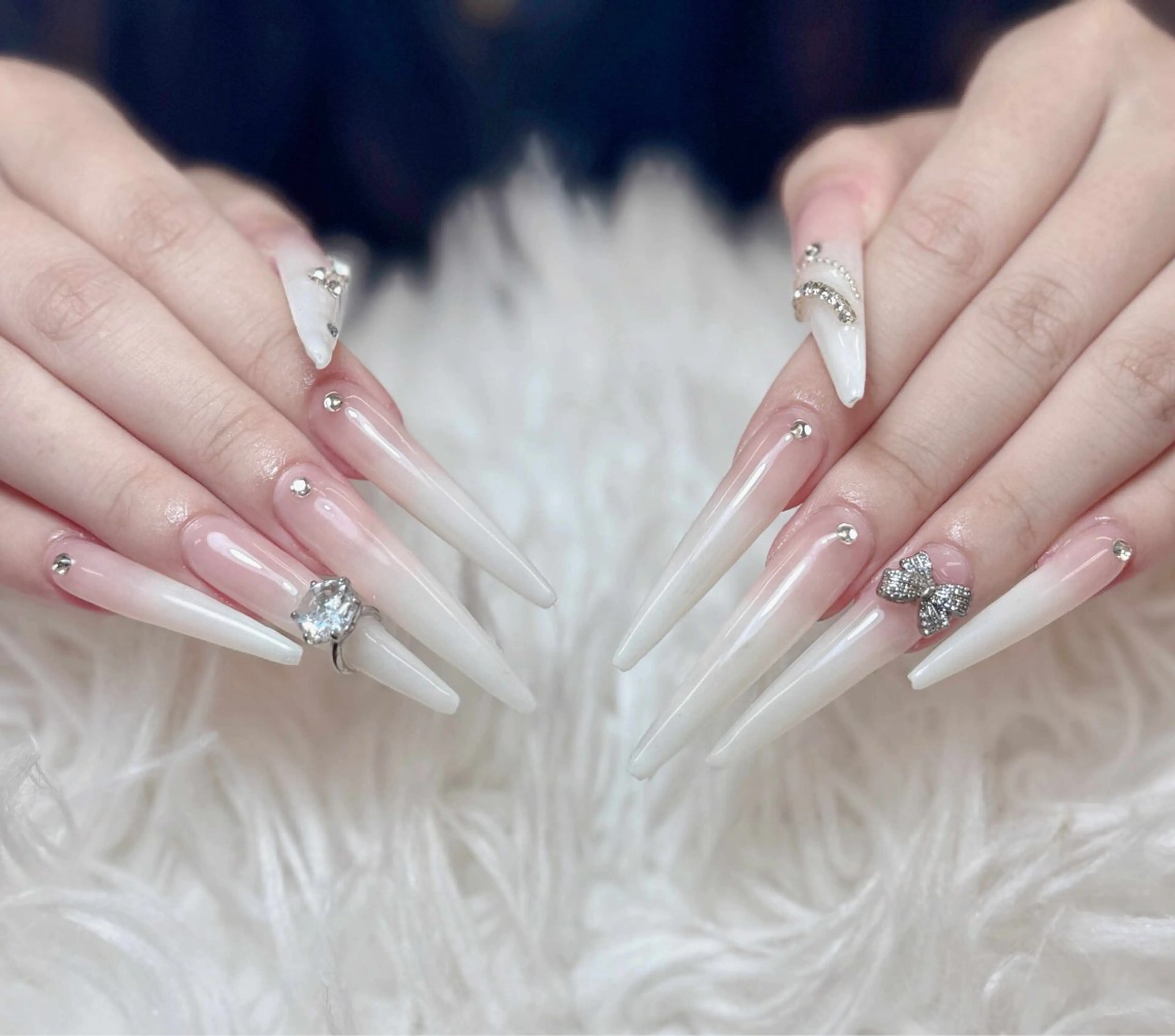 ネイル アートネイル オーロラネイル チークネイル 長さ出し フットネイル ハンドネイル ハンドケア Noiranail_ studio所属・Noiranail_ studioのネイルデザイン