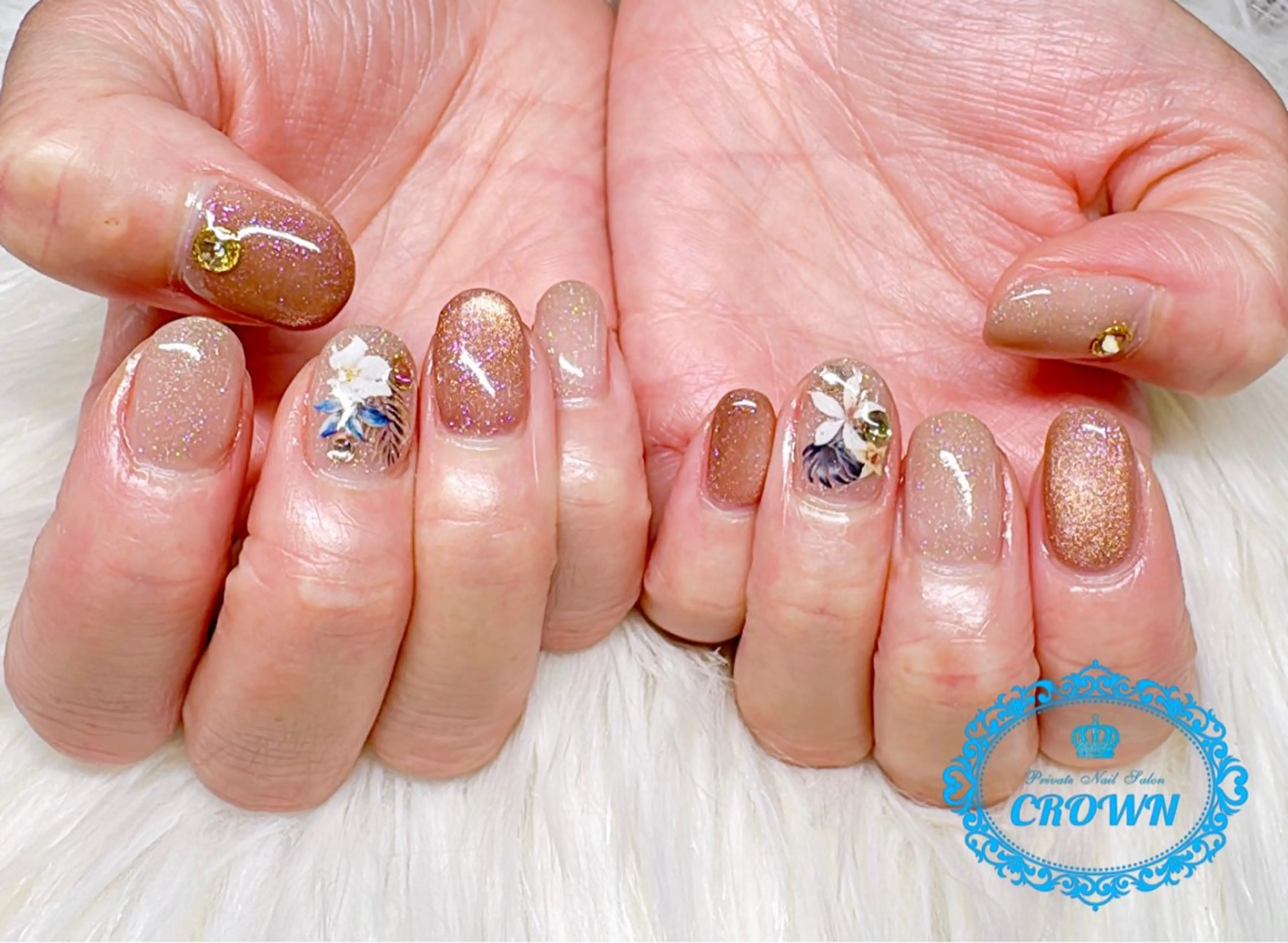 ネイル CROWN プライベートサロンのネイルデザイン