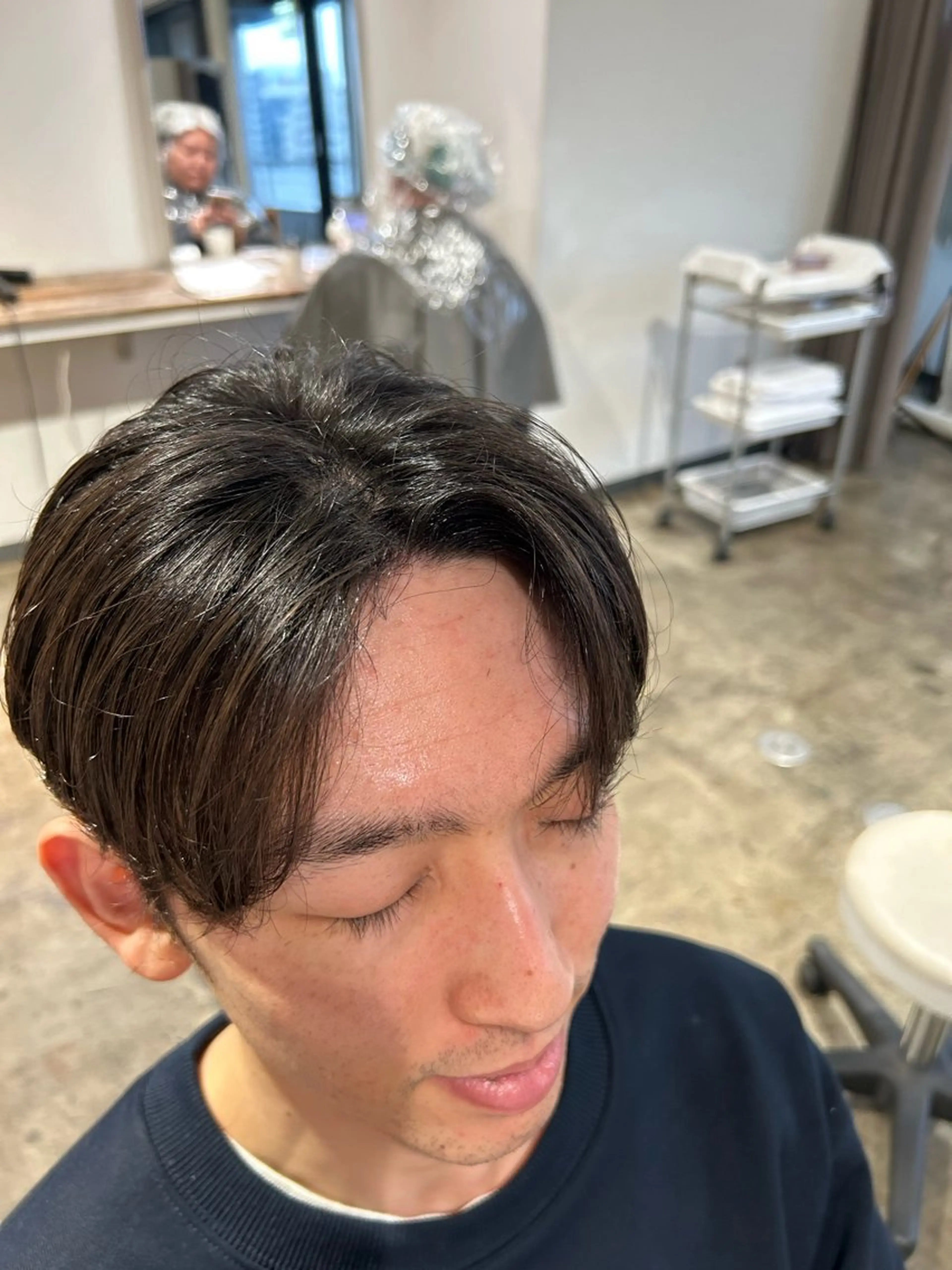 ショート メンズ センターパート ダウンパーマ カルマパーマ メンズ韓国風 マッシュ カット パーマ フェザーパーマ癖毛 曲がる縮毛矯正森岡のヘアスタイル