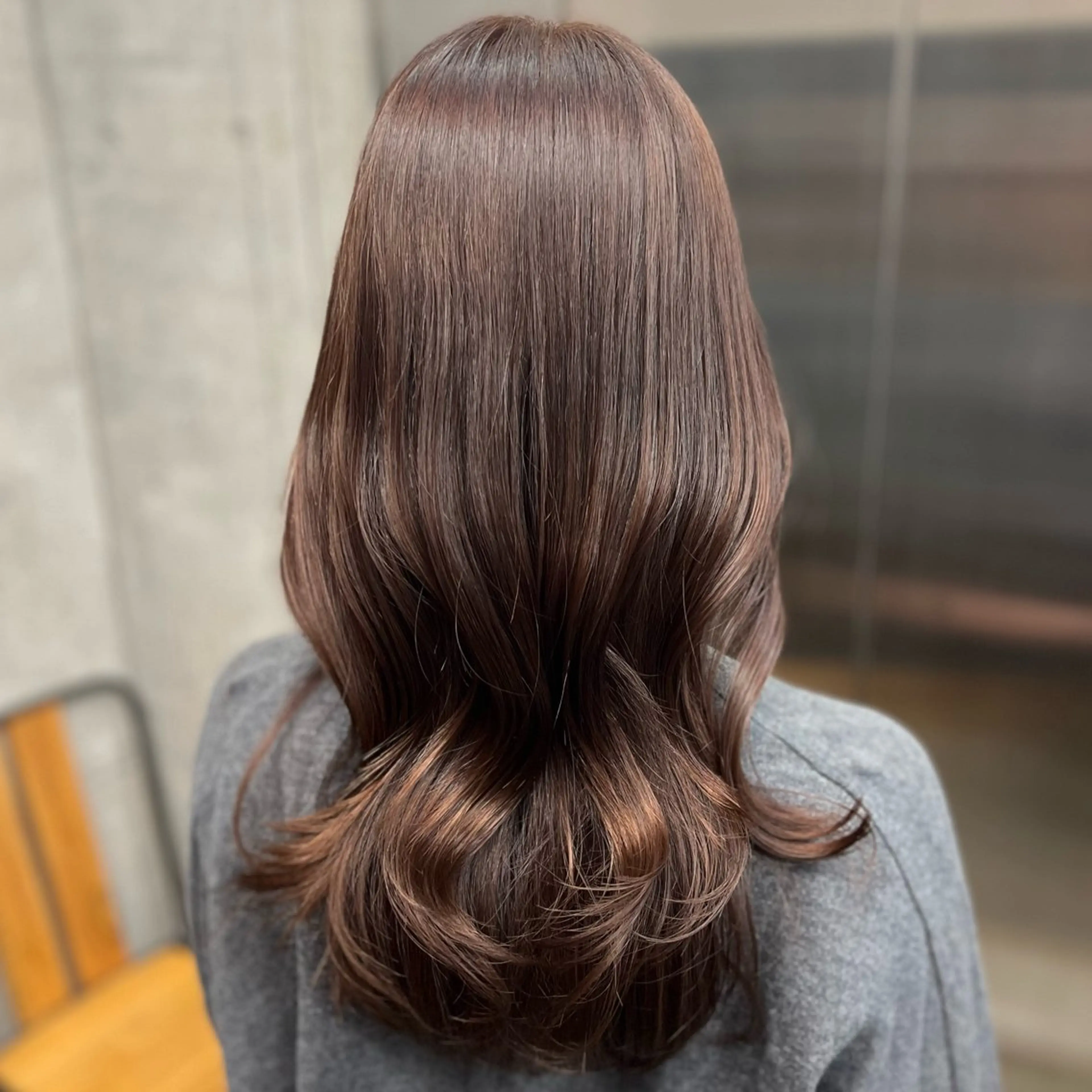 ロング カラー 透明感カラー オレンジ ヘアカラー トリートメント AIN.ANLY 明治神宮前所属・ムツキ/品のある 艶カラー/縮毛矯正のヘアスタイル