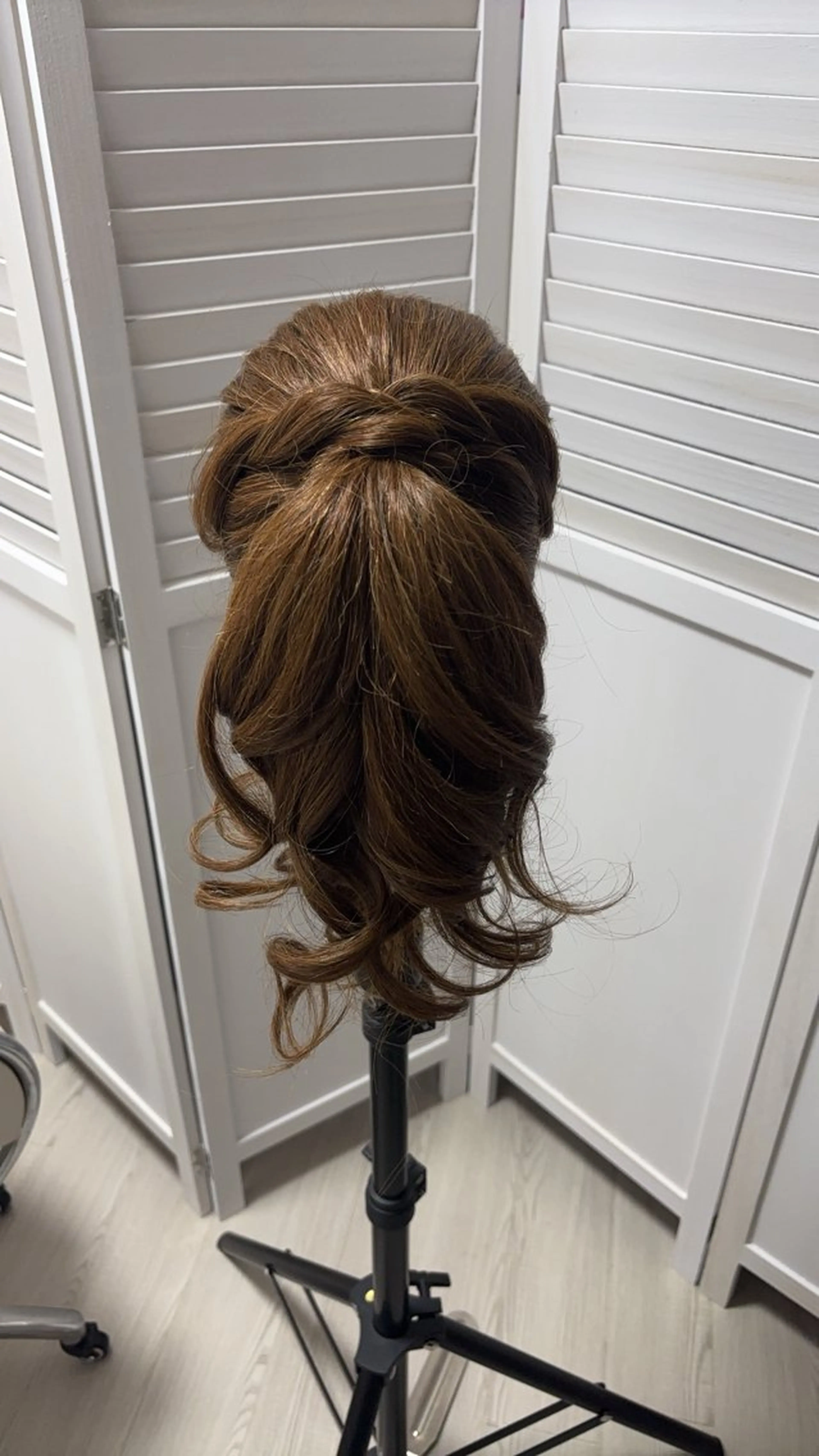 ヘアアレンジ ポニーテール crown所属・crown 調布のマツエク・マツパデザイン