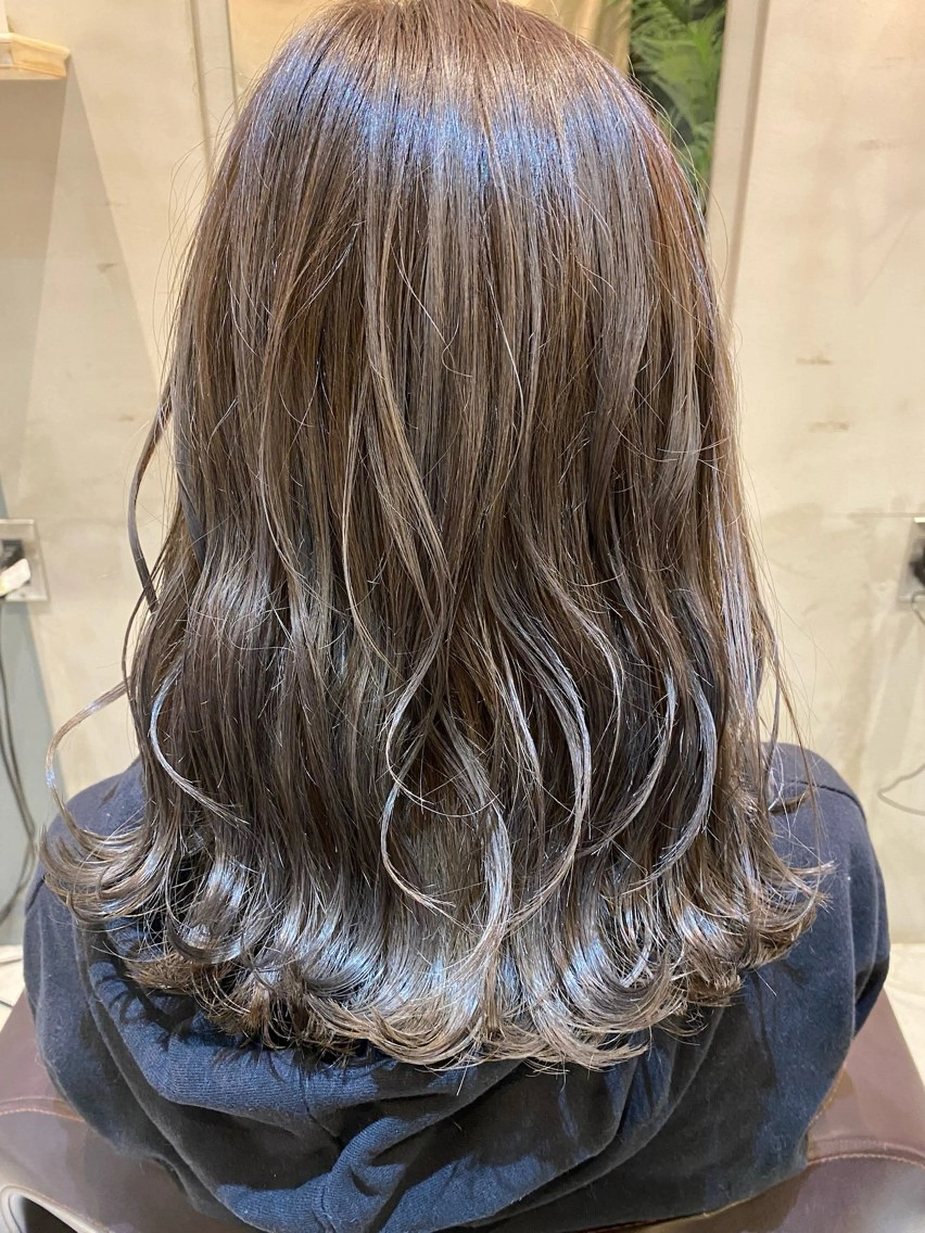 ミディアム カラー AUBE hair ales福岡平尾店所属・塚本 昂のヘアスタイル