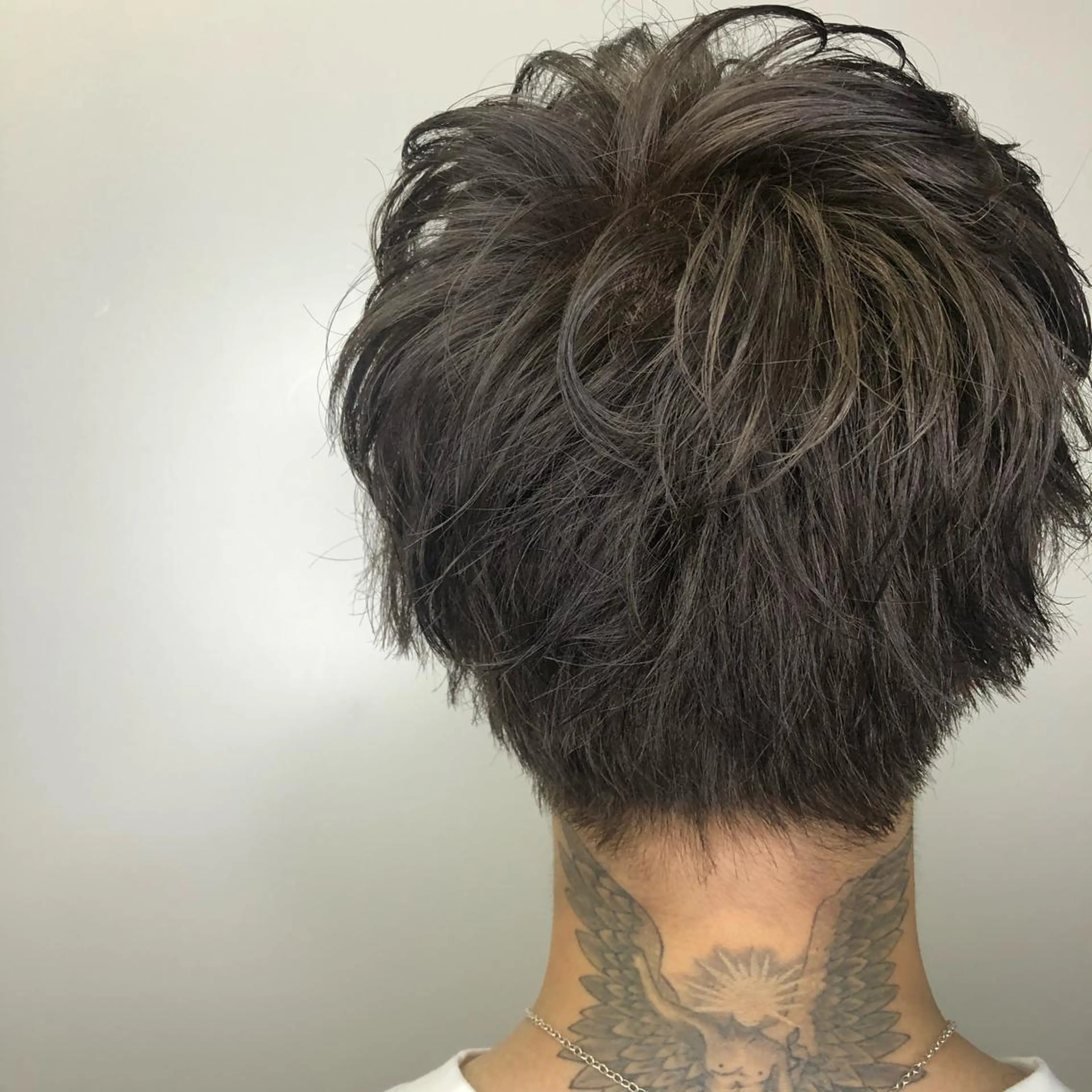 ショート カラー メンズ メンズブリーチ ブリーチ グレージュ カット ヘアカラー ✴︎赤み除去カラー daichi✴︎のヘアスタイル