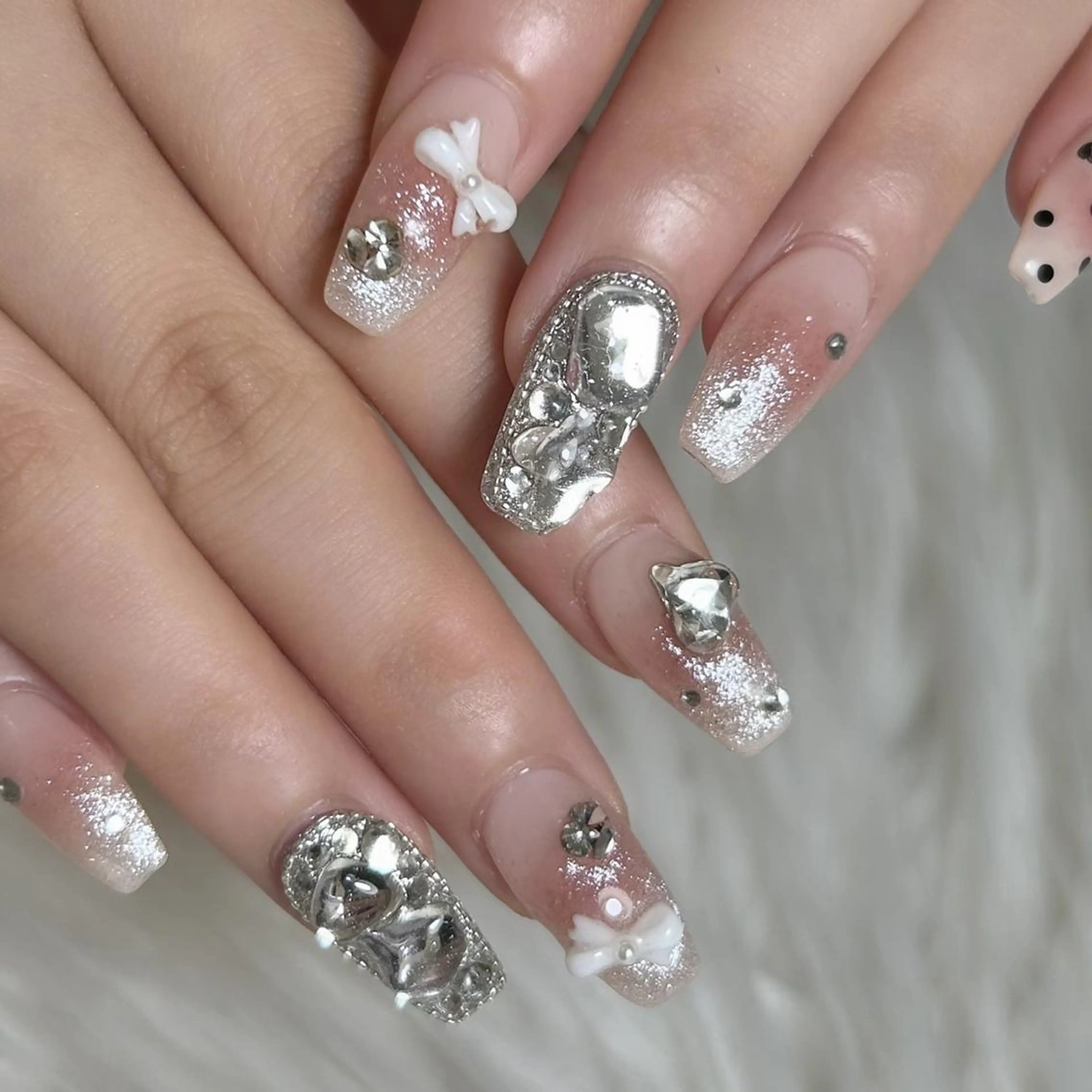 ネイル 南森町rebest 💅nailのネイルデザイン