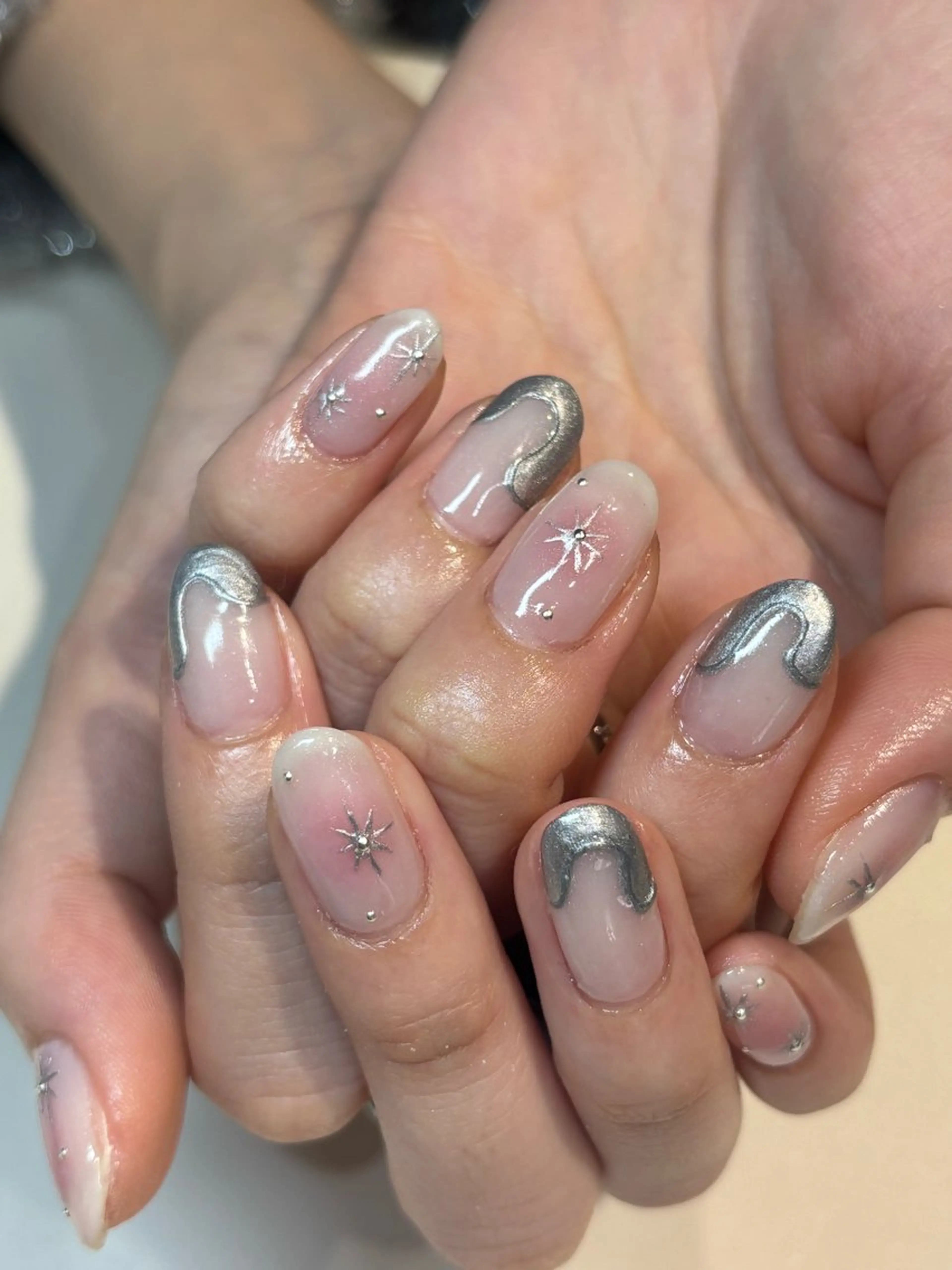 ネイル チークネイル フットネイル フレンチネイル ジェルネイル グラデーション ハンドネイル ヘアー.ネイル二刀流 misa🫧のヘアスタイル