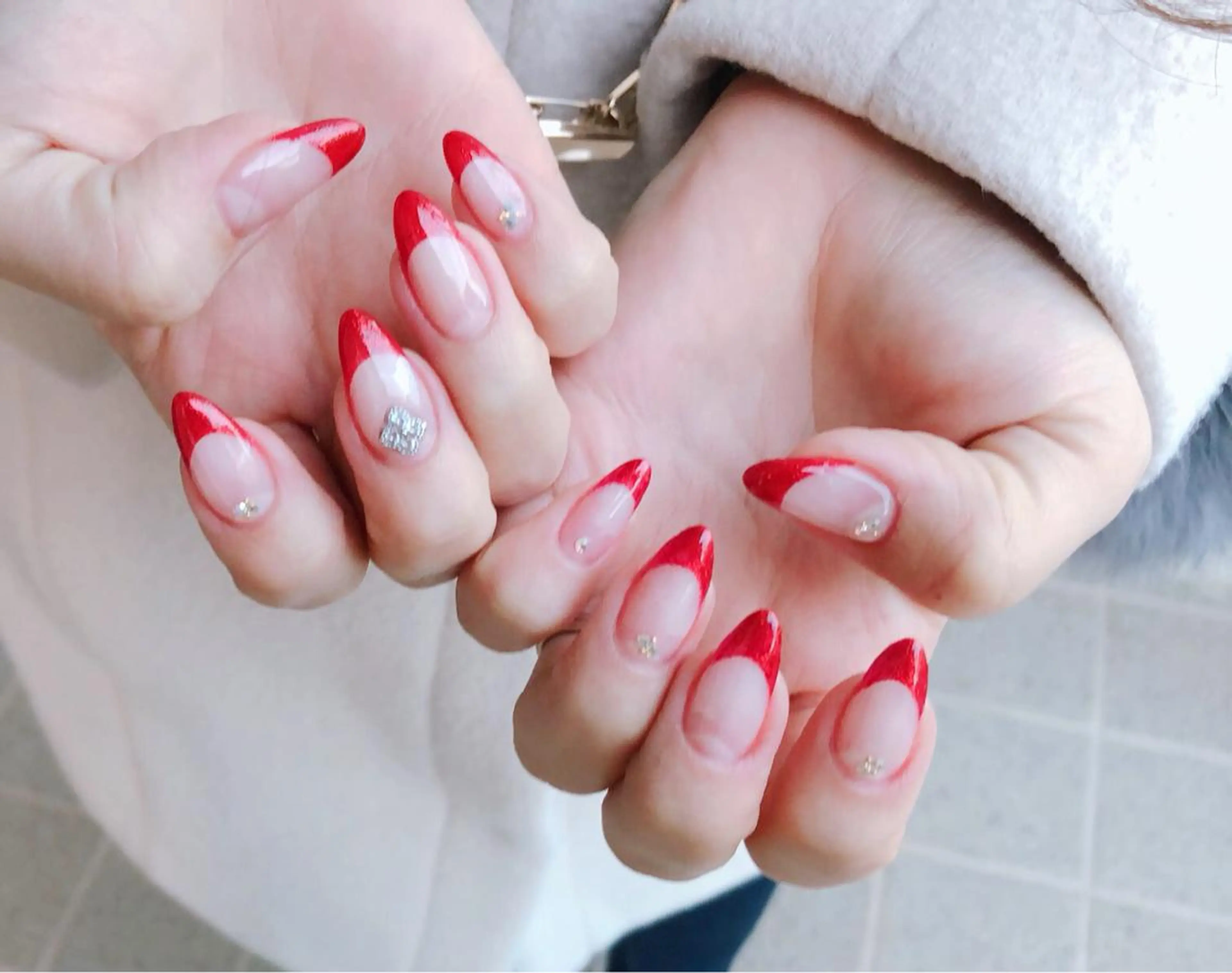 ネイル フレンチネイル 赤色 ハンドネイル Nailsalon Eve（イヴ）のネイルデザイン
