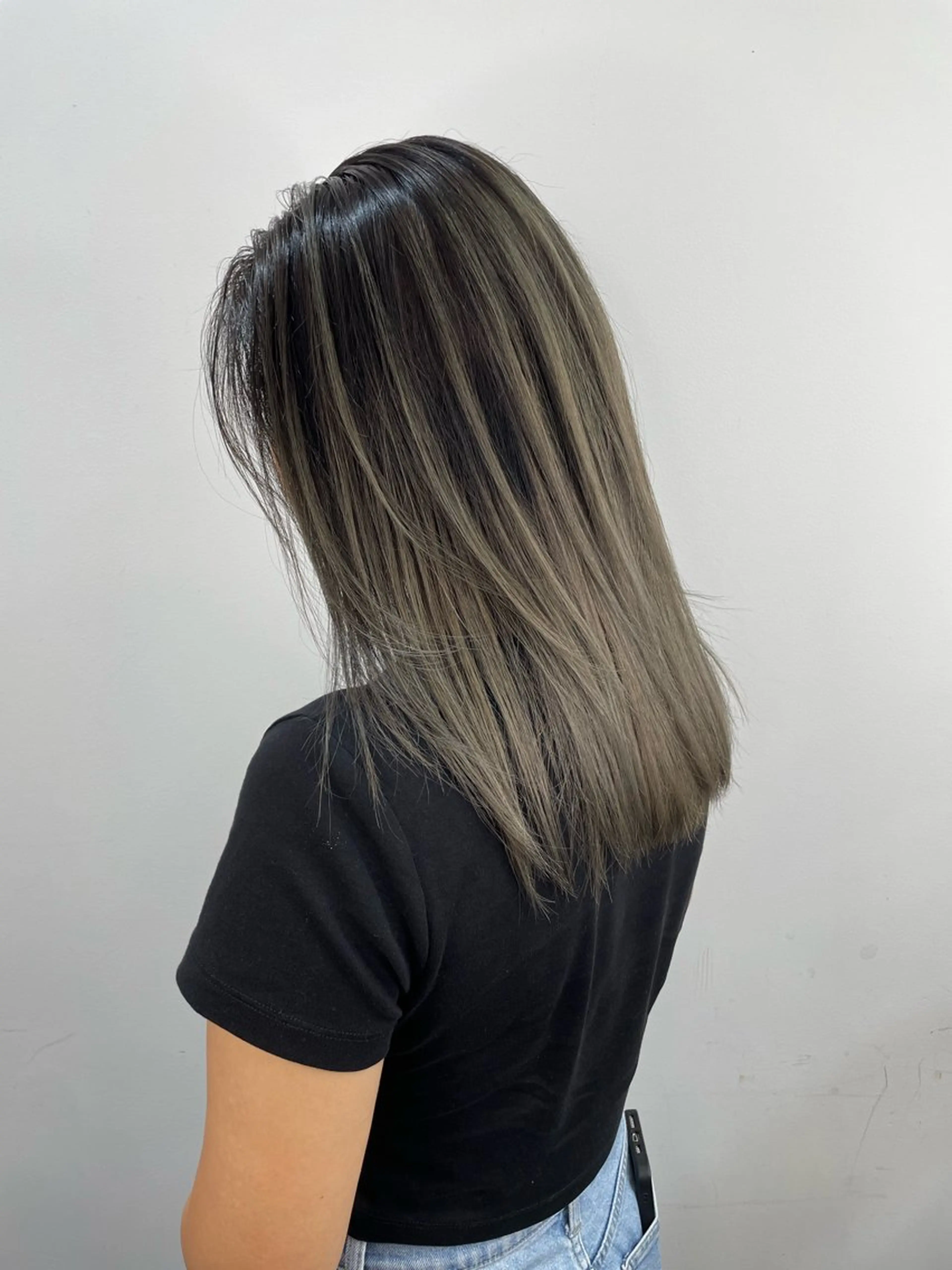 ミディアム ハイライト レイヤーカット ヘアカラー トリートメント LOCO Ko-kiのヘアスタイル