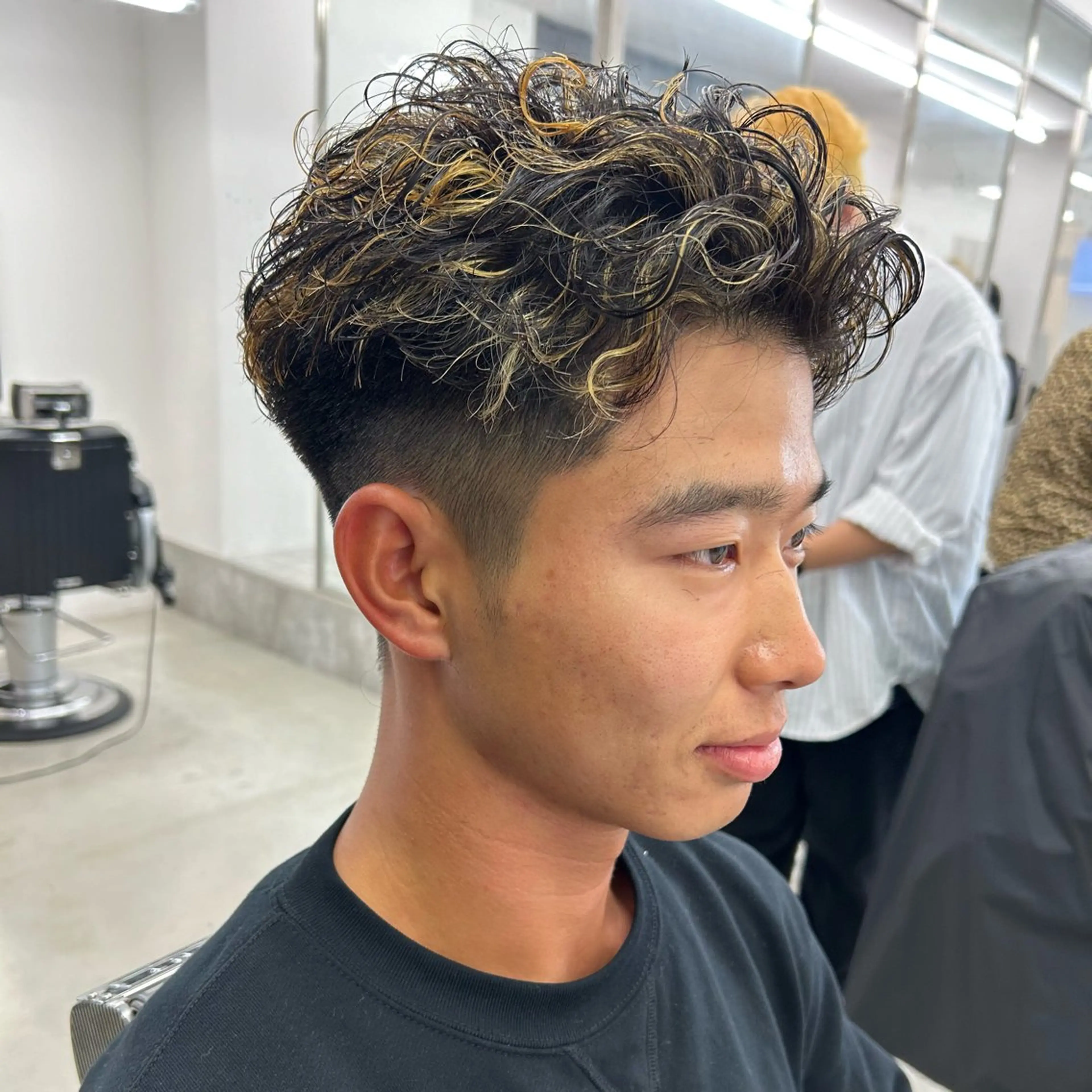 パーマ メンズ カット ヘアカラー パーマ 安達 脩人のヘアスタイル