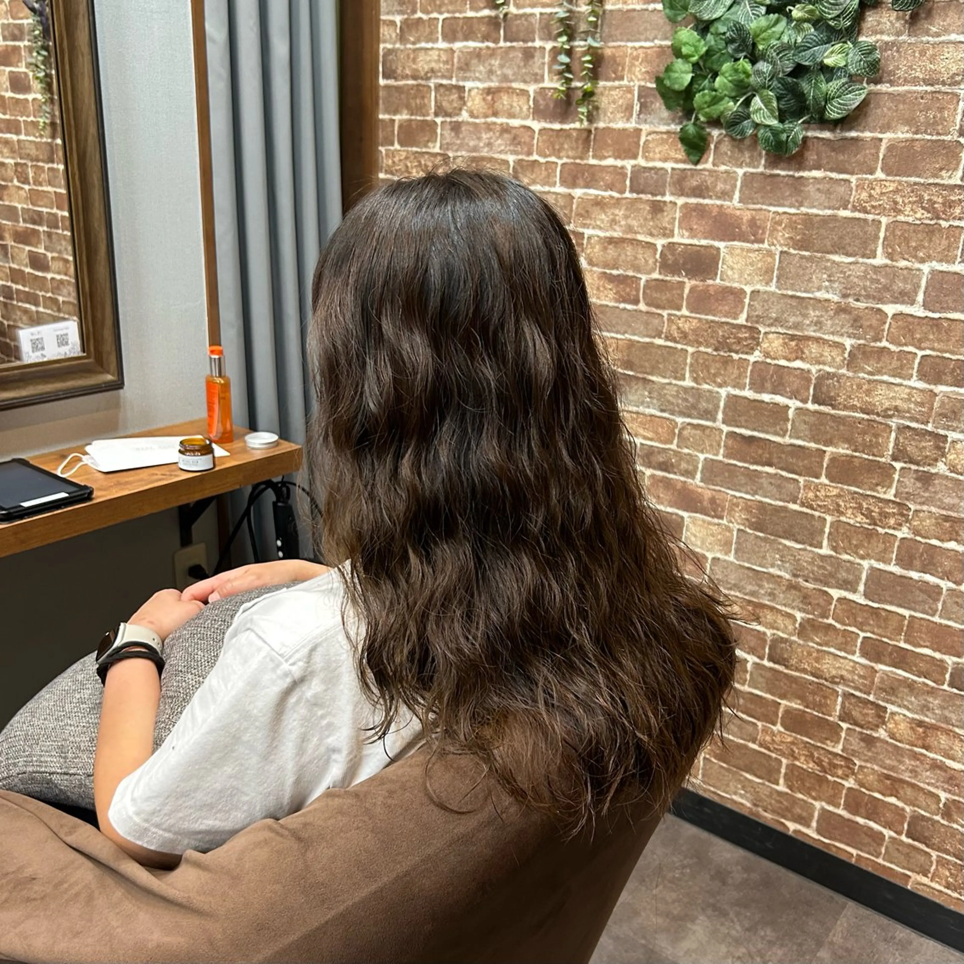 ロング カラー パーマ ベージュカラー オリーブベージュ ʚ HONAMI ɞのヘアスタイル