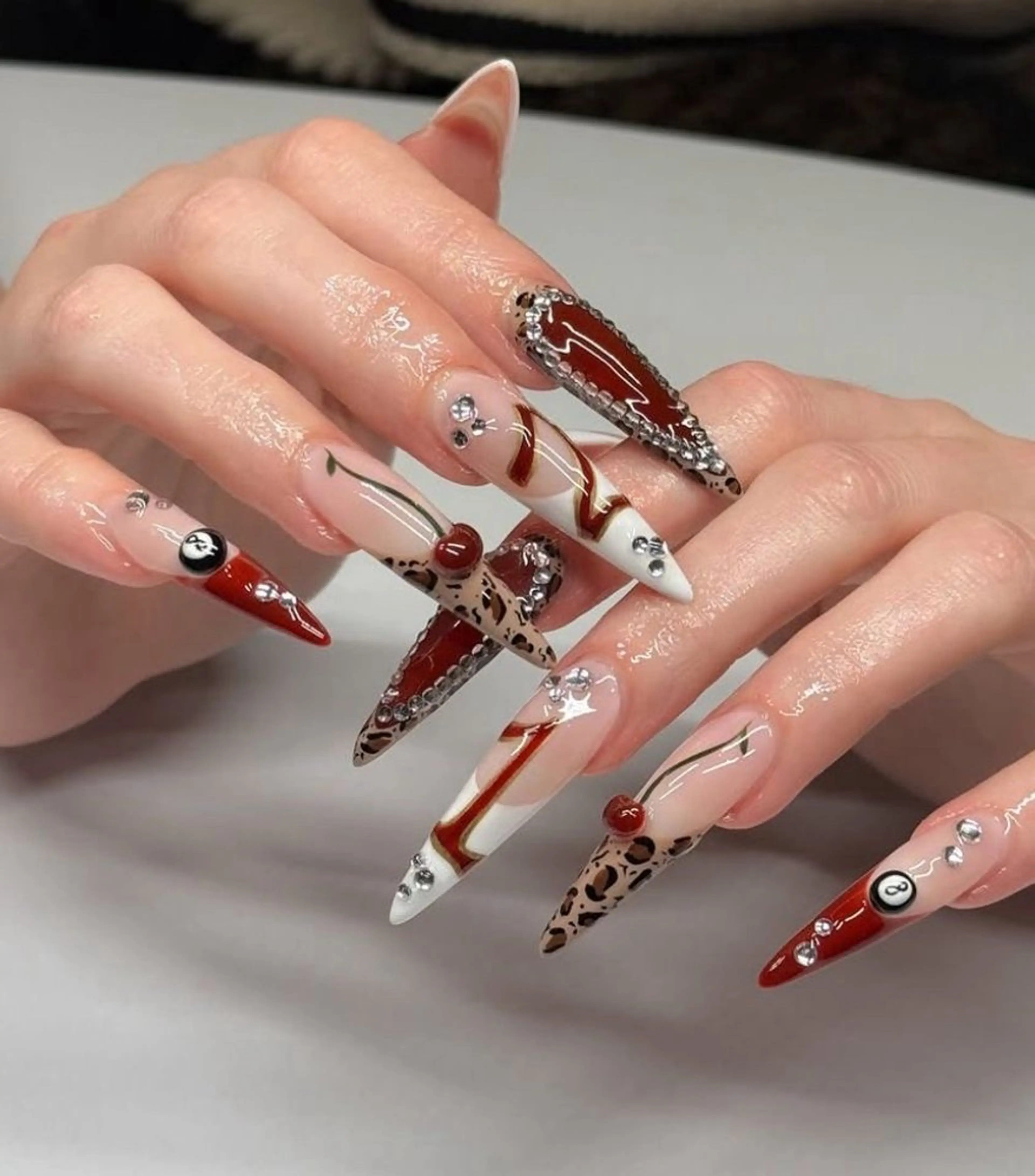 ネイル アートネイル 長さ出し ジェルネイル マグネットネイル ニュアンスネイル ハンドネイル Cloudy Chan 歌舞伎町のネイルデザイン