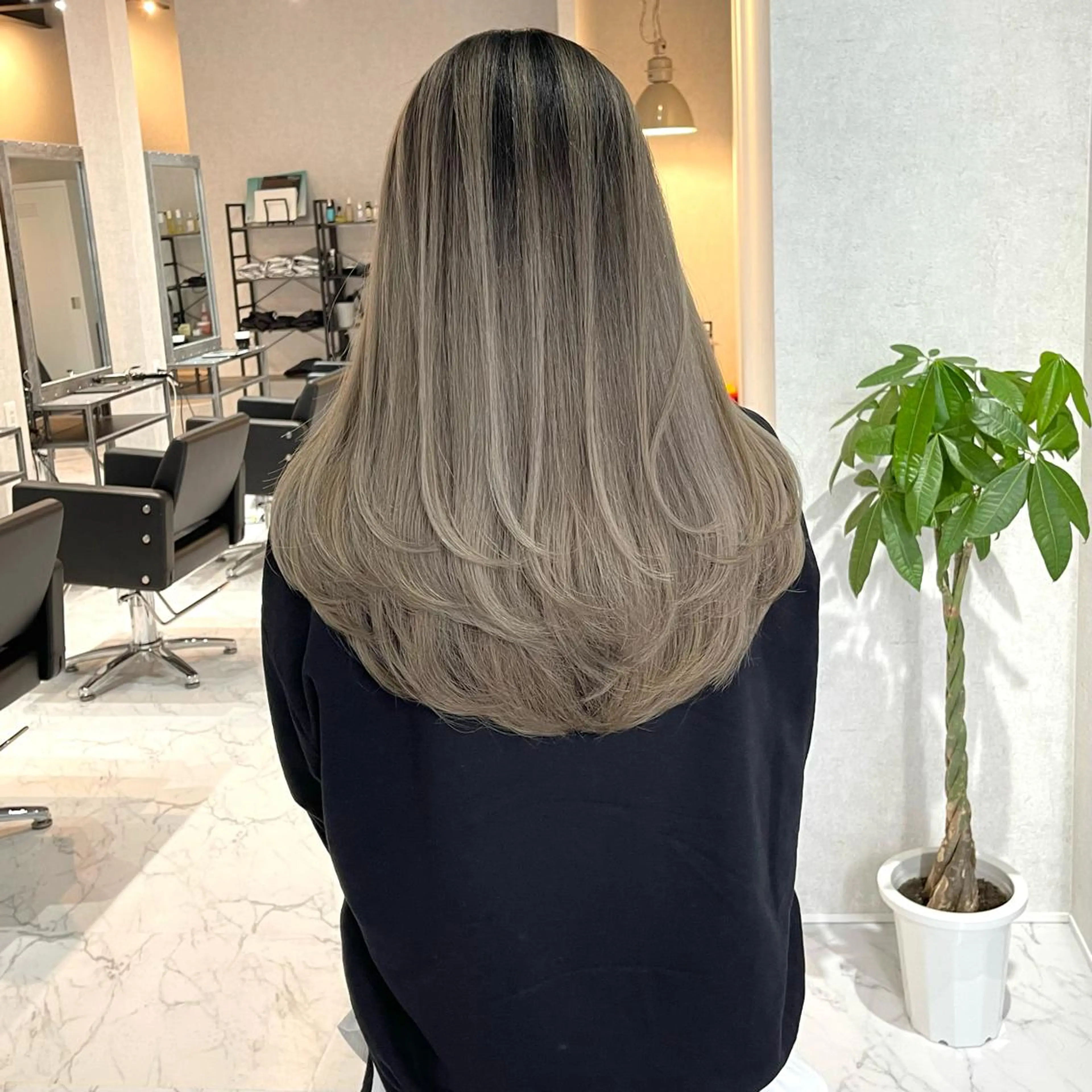 セミロング カラー ヘアアレンジ バレイヤージュ デザインカラー ハイライトカラー 外国人風カラー ハイライト アンドウ ユウ/ レイヤーカット/韓国のヘアスタイル