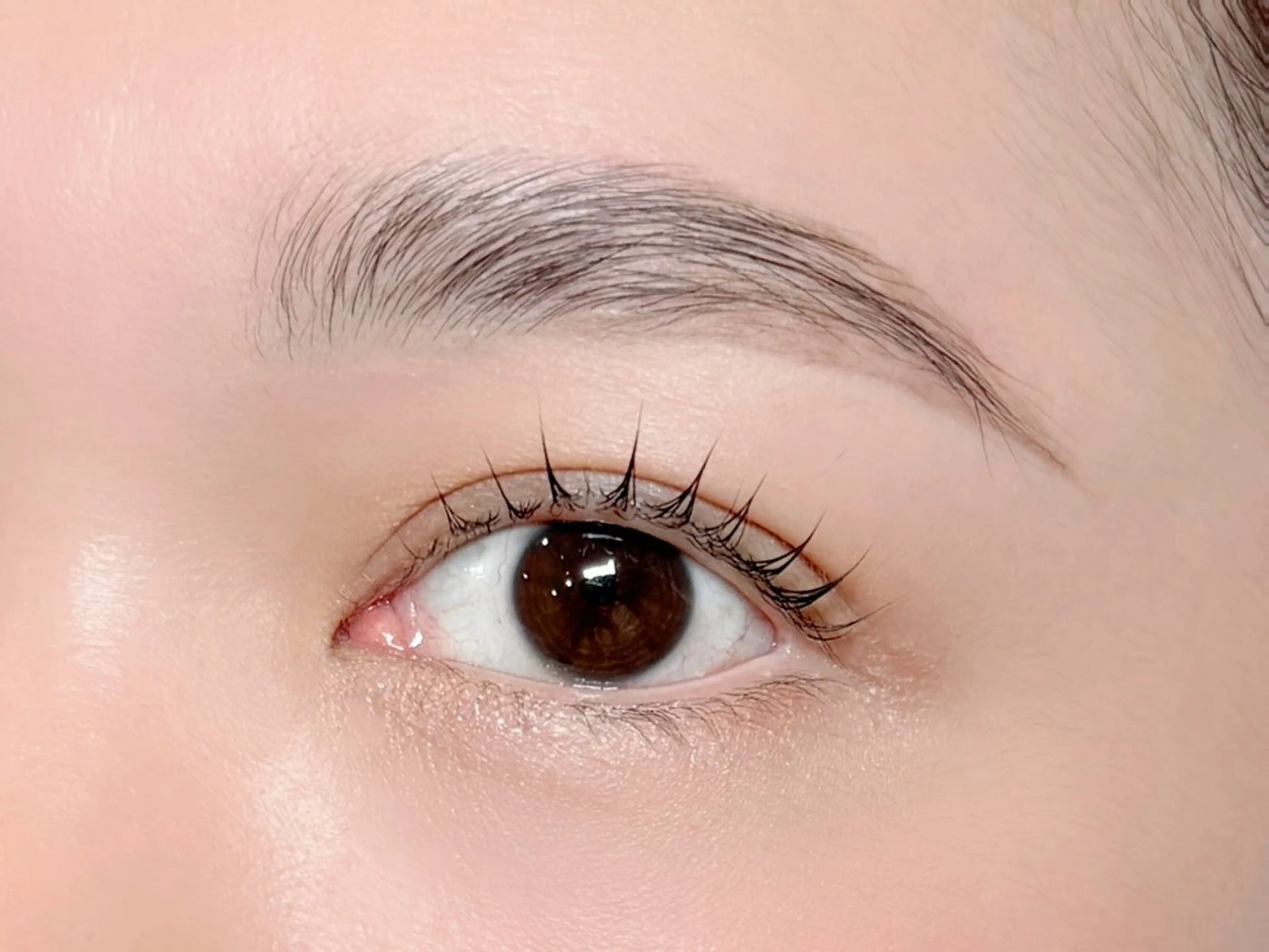 アイブロウ ハリウッドブロウリフト 眉毛ワックス脱毛 I'LL 神戸三宮by kaminowa所属・Tomo I’LL神戸三宮のマツエク・マツパデザイン