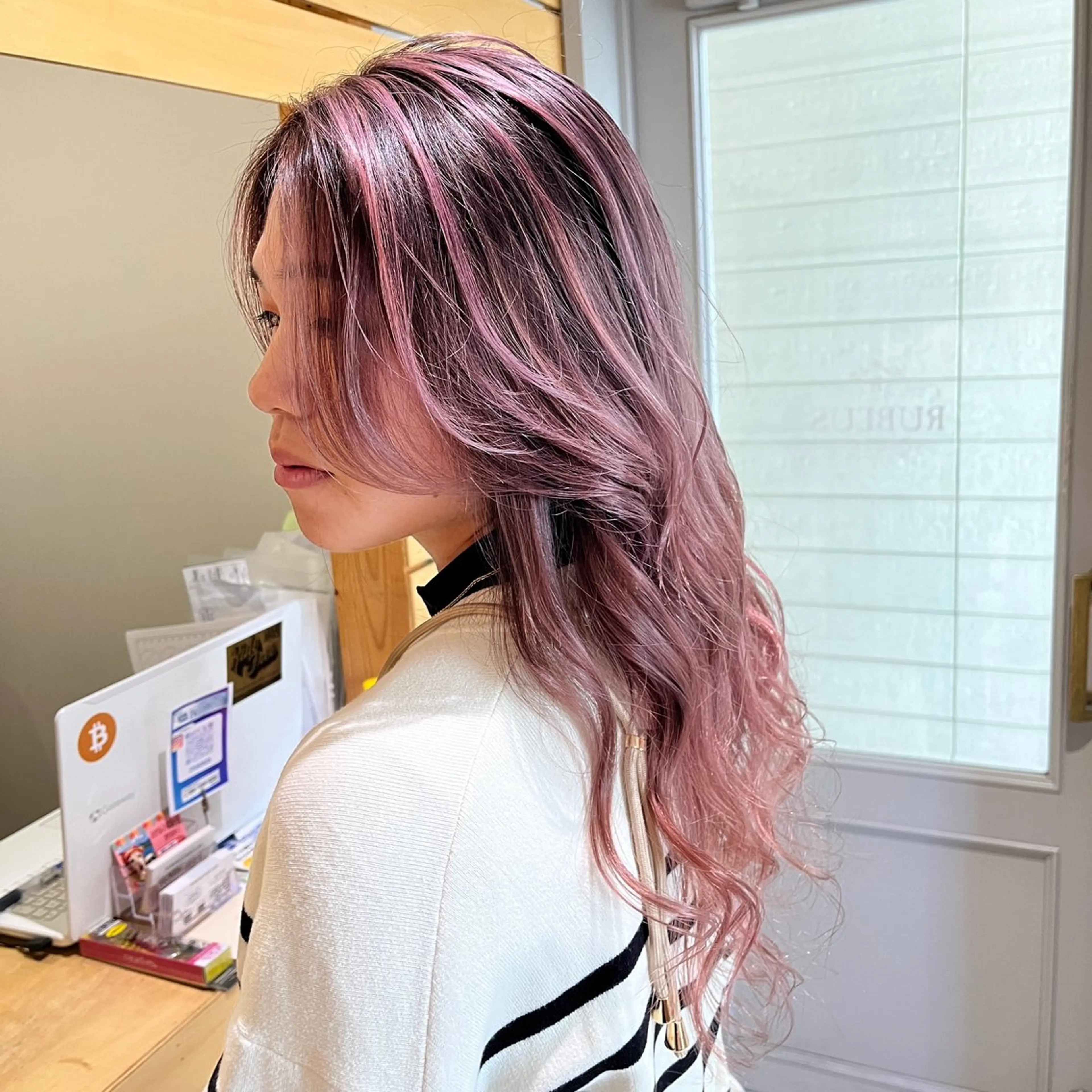 セミロング カラー ブリーチ ヘアカラー トリートメント ヘアセット RUBEUS【ルベウス】所属・✨艶々カラー🎨 杉本賢人のヘアスタイル