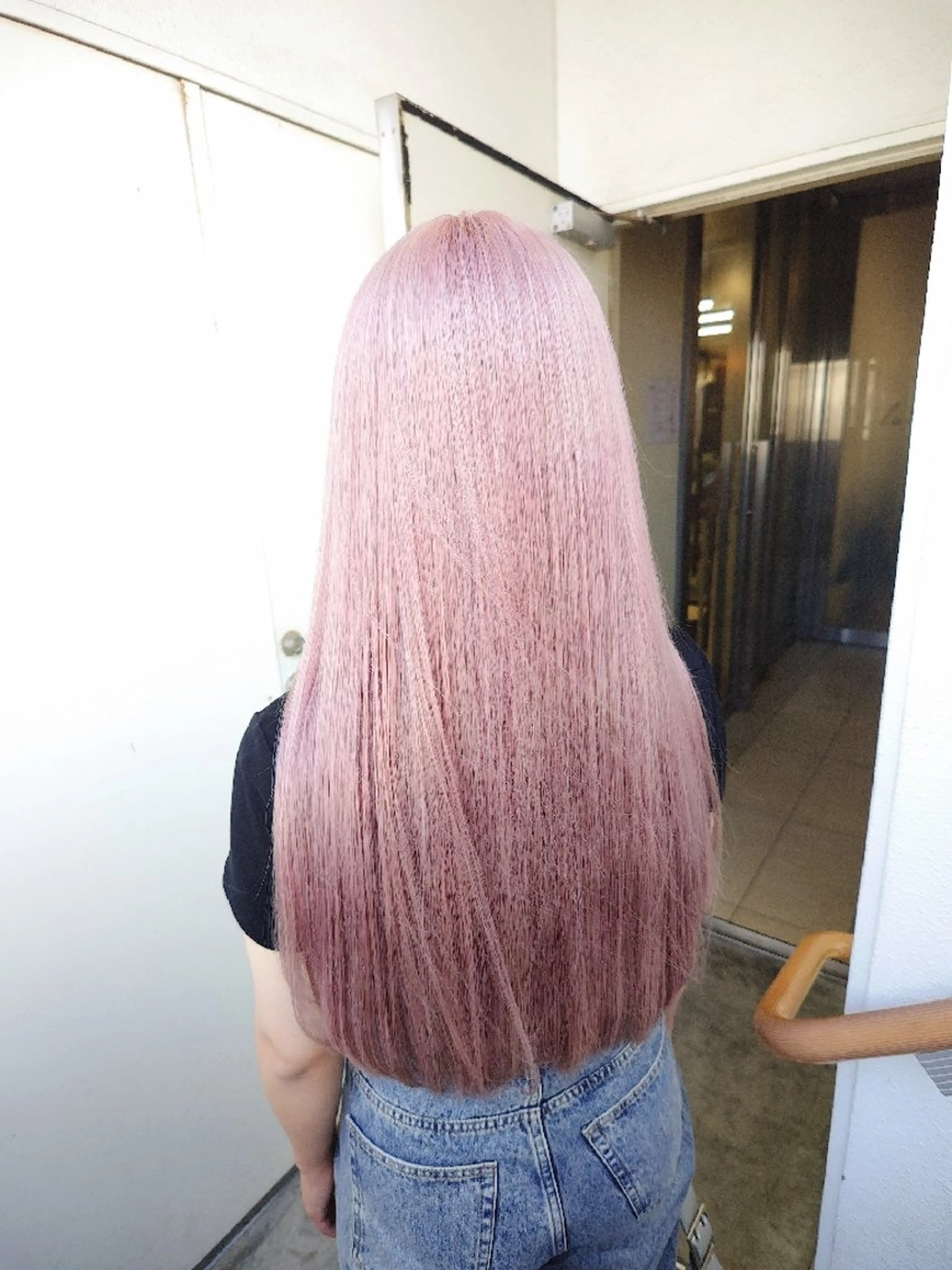 ロング カラー ブリーチ ケアブリーチ ピンクカラー ホワイトピンク ヘアカラー トリートメント lani hair salon所属・髪質改善.縮毛矯正 ×韓国ヘアyukiのヘアスタイル