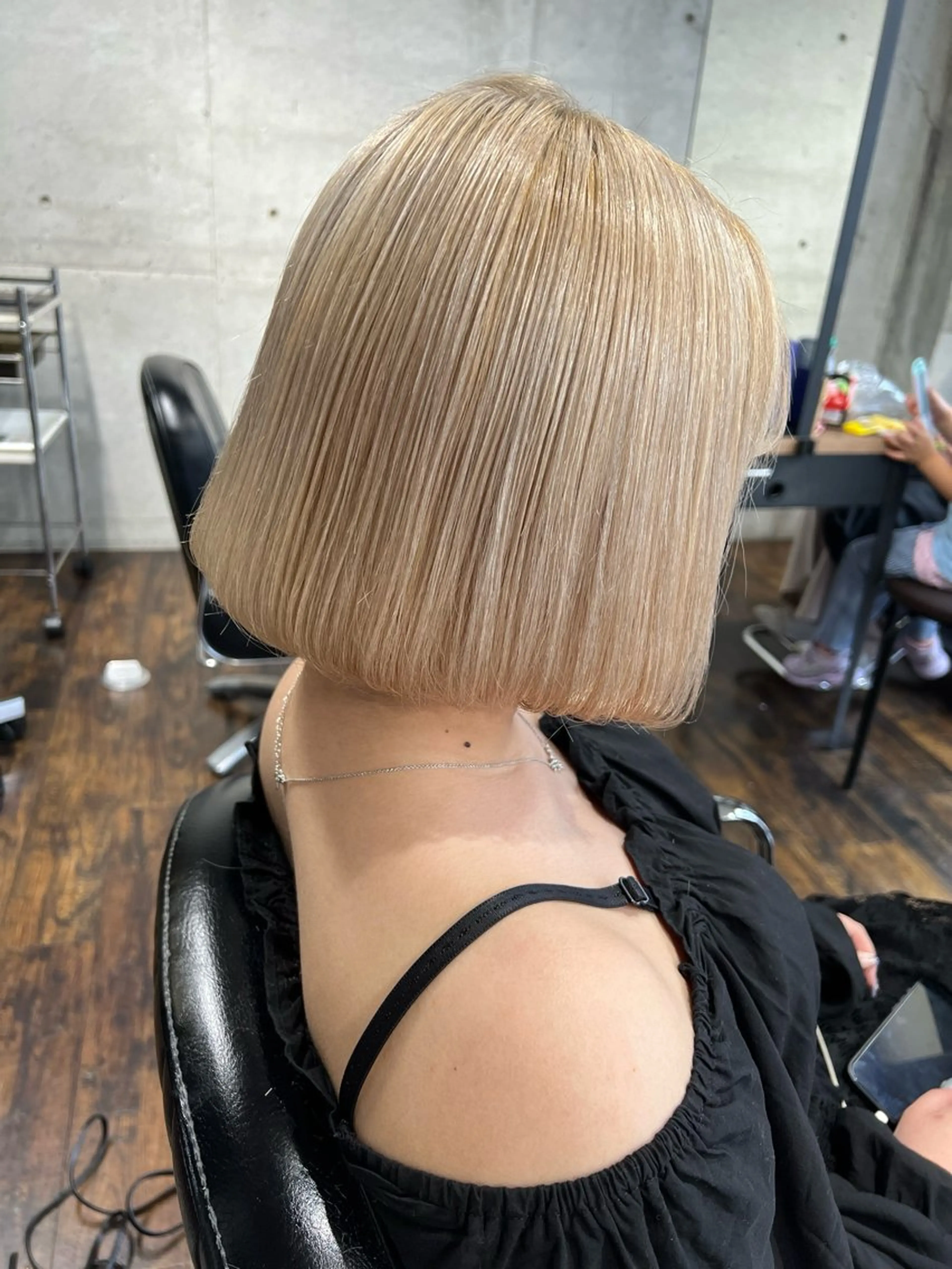 ショート ガルボヘアー心斎橋所属・プルエクステ/プルシ ールエクステ/地雷系のヘアスタイル