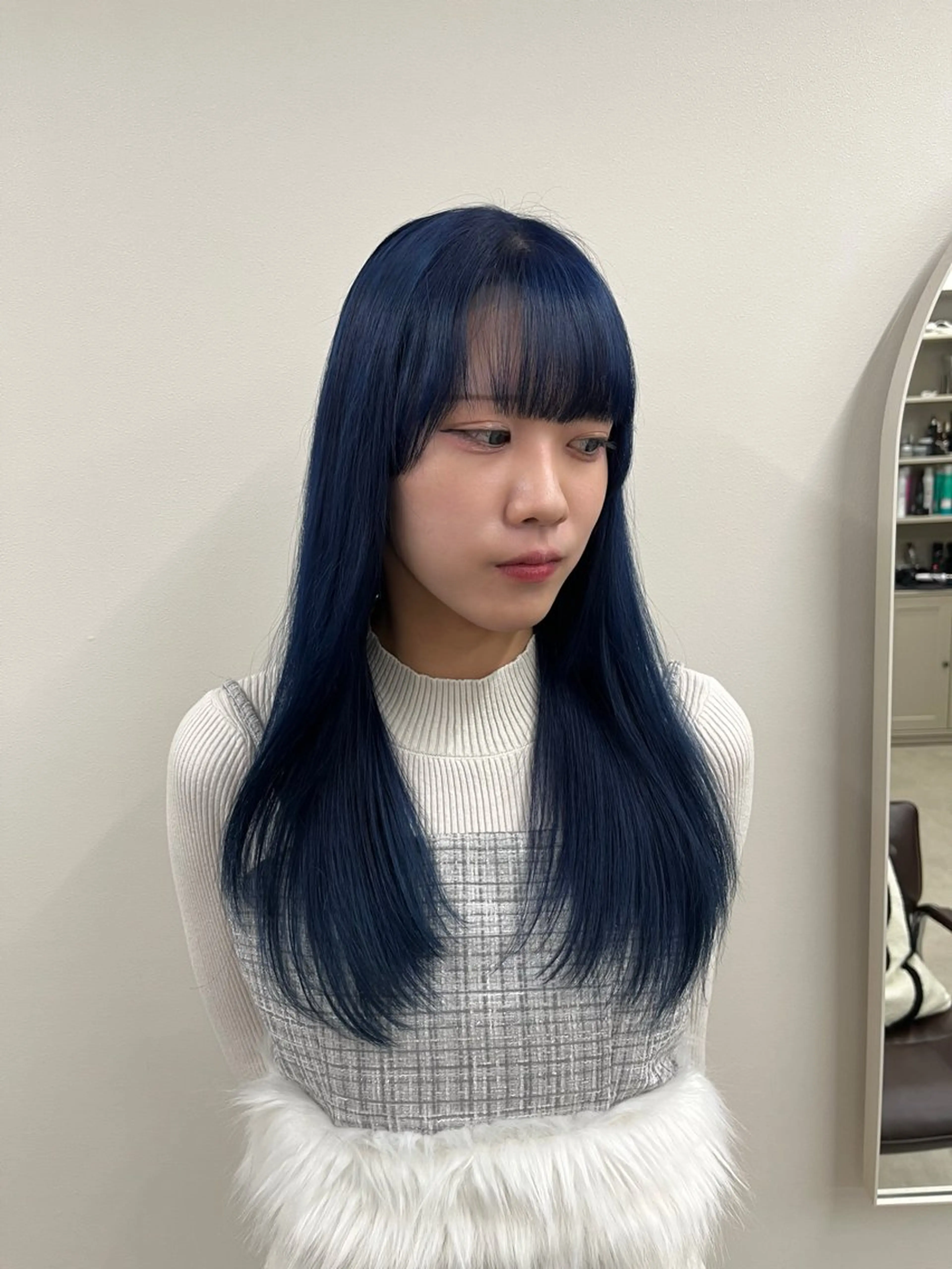 セミロング カラー ブリーチ ブルーカラー レイヤーカット カット ヘアカラー トリートメント 🦋レイヤー職人 猪瀬玲奈🦋のヘアスタイル