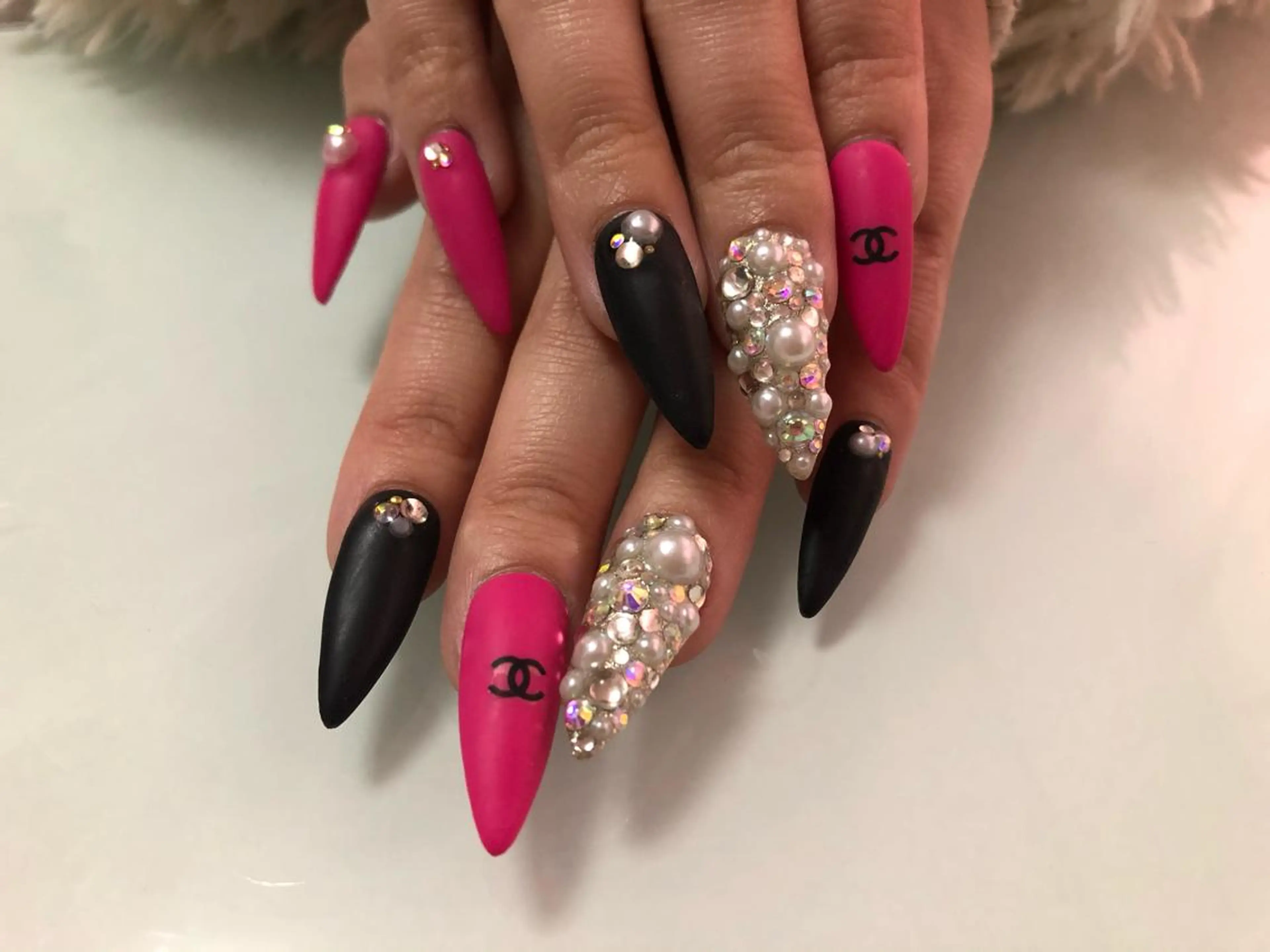 ロング ネイル 大田 美笛香のネイルデザイン