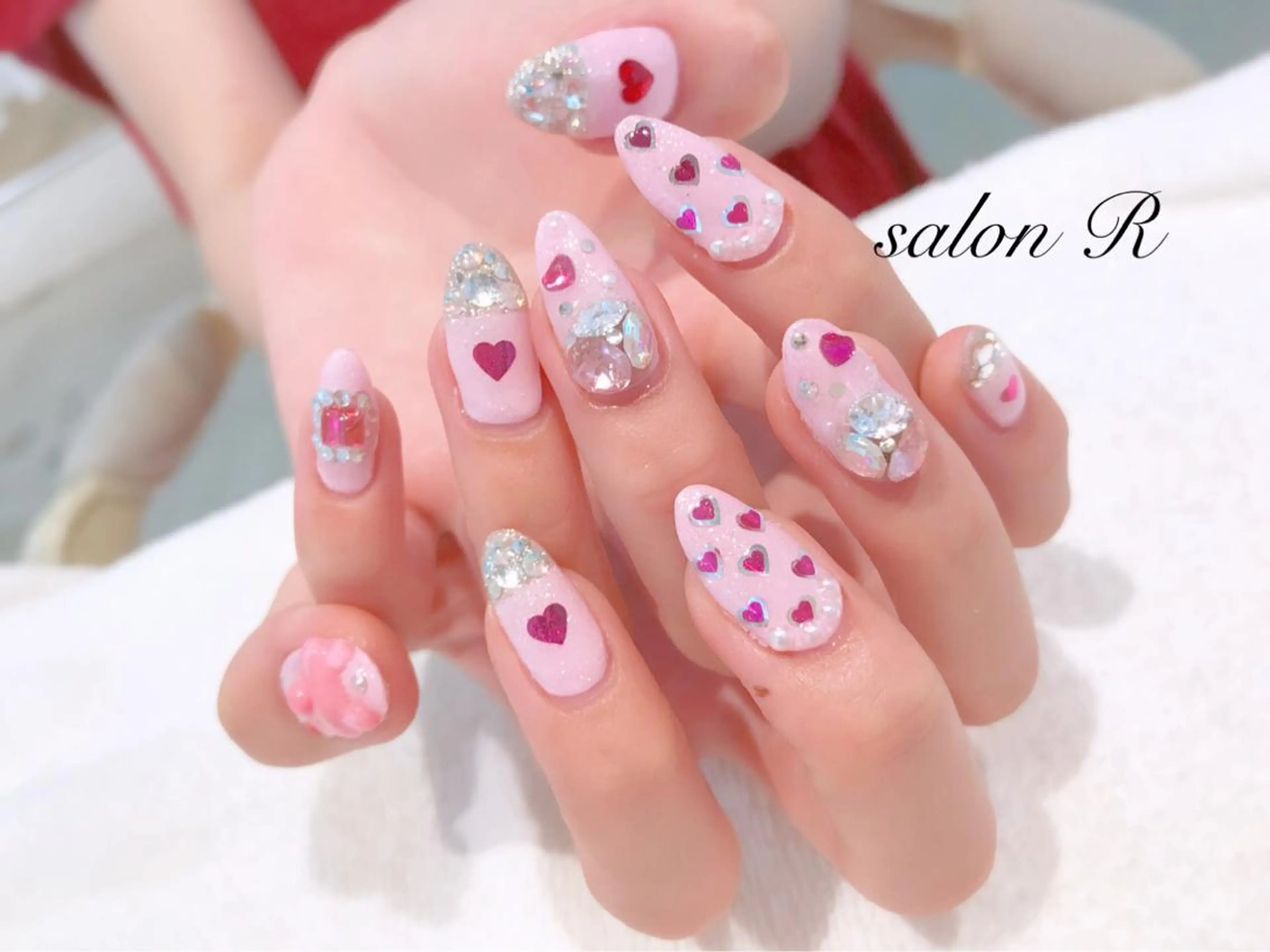 ネイル ハート ハンドネイル Re Pearl～コーディネートサロン～ 市駅前店所属・NARUMI HYODOのネイルデザイン