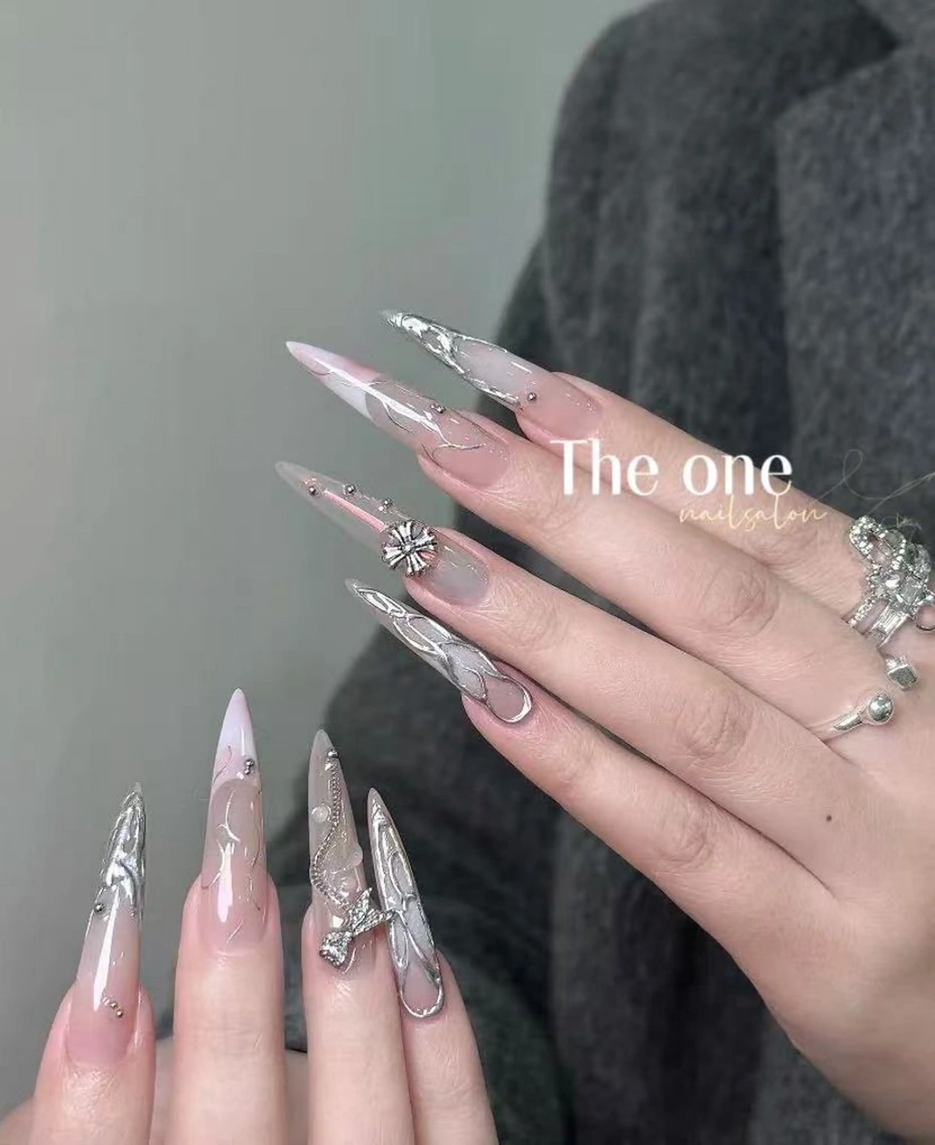 ネイル The oneアオイ アオイのネイルデザイン