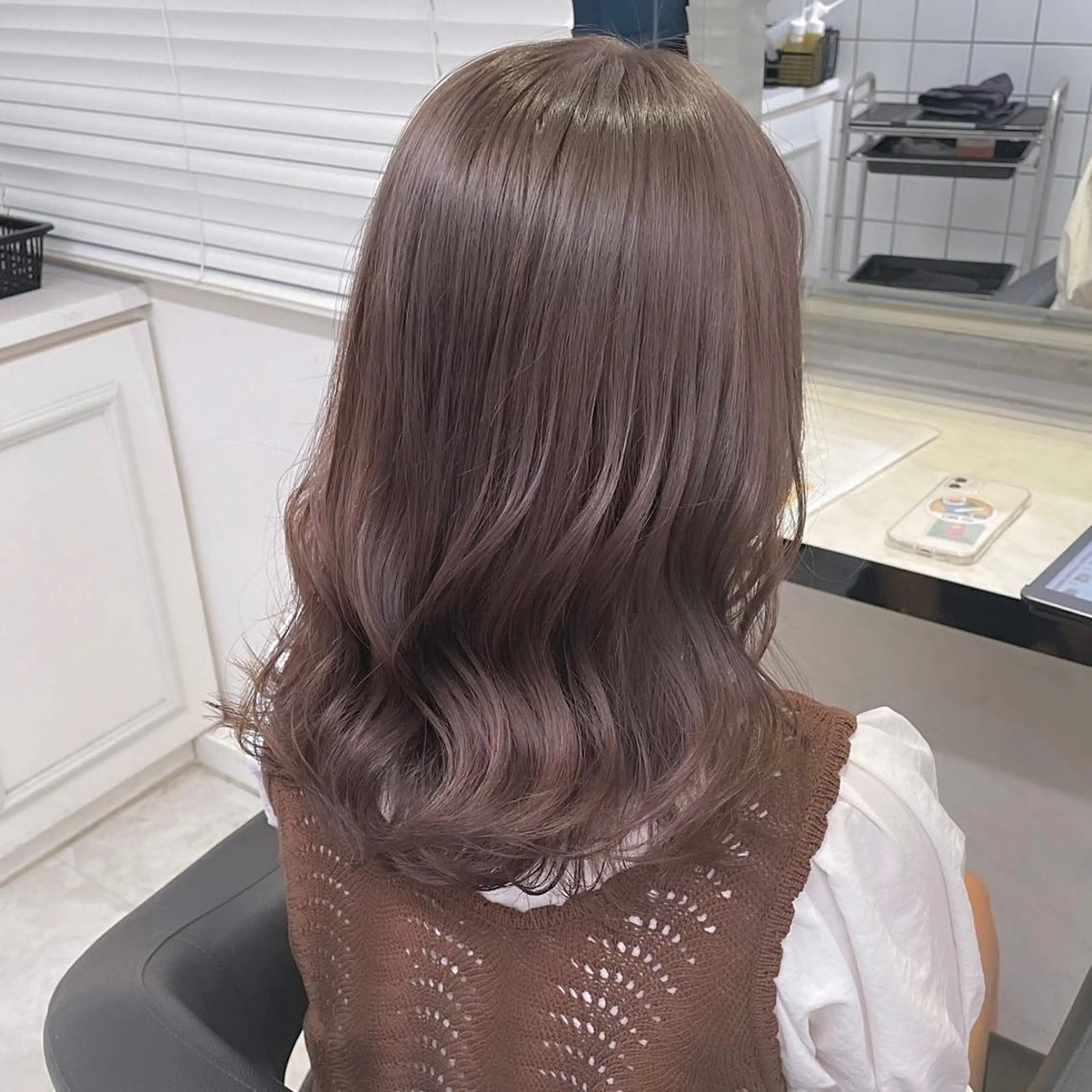 セミロング カラー ケアブリーチ 韓国レイヤーKYONのヘアスタイル