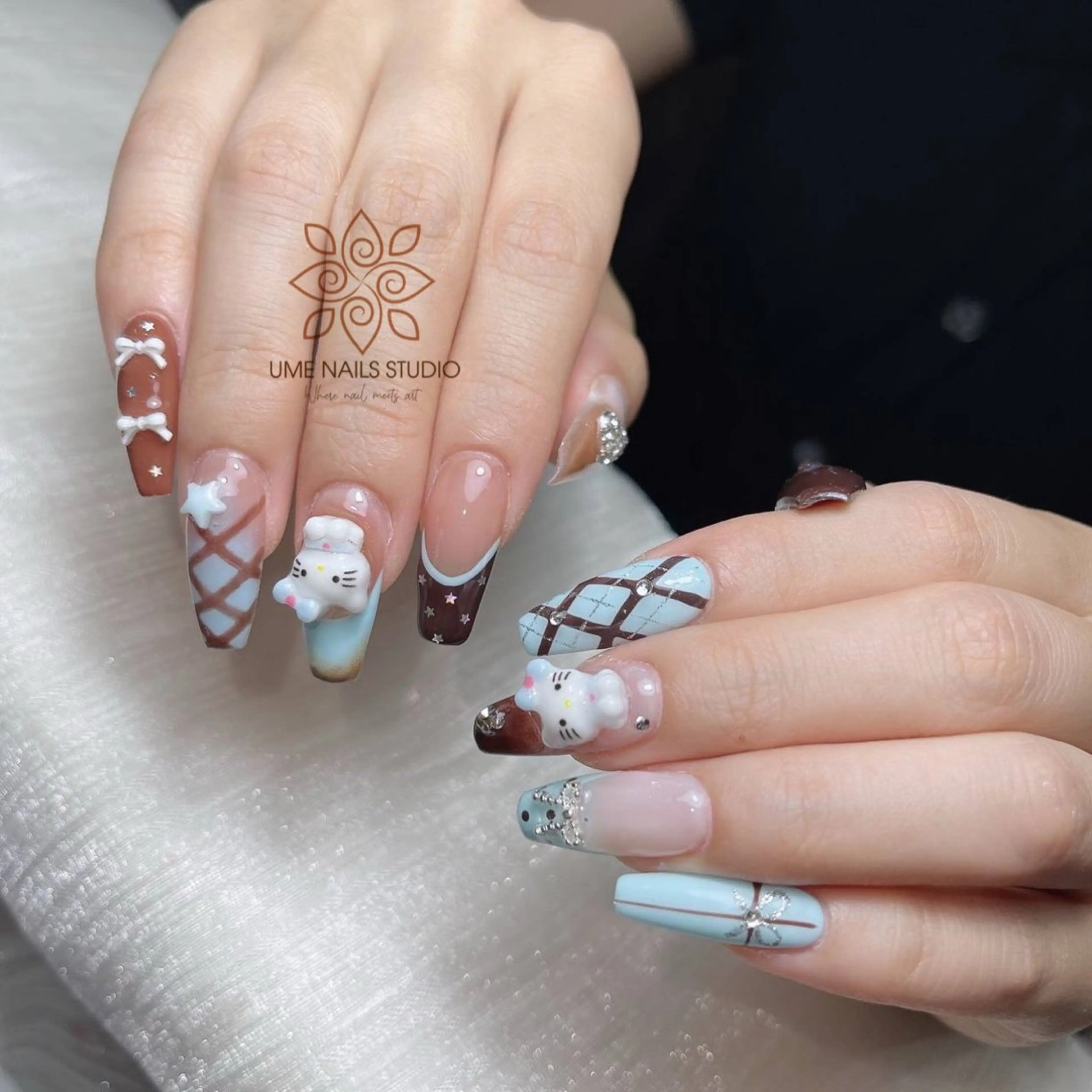 ネイル チークネイル クリアネイル ガーリー キラキラネイル 韓国ネイル ハンドネイル Ume Nail Studioのネイルデザイン