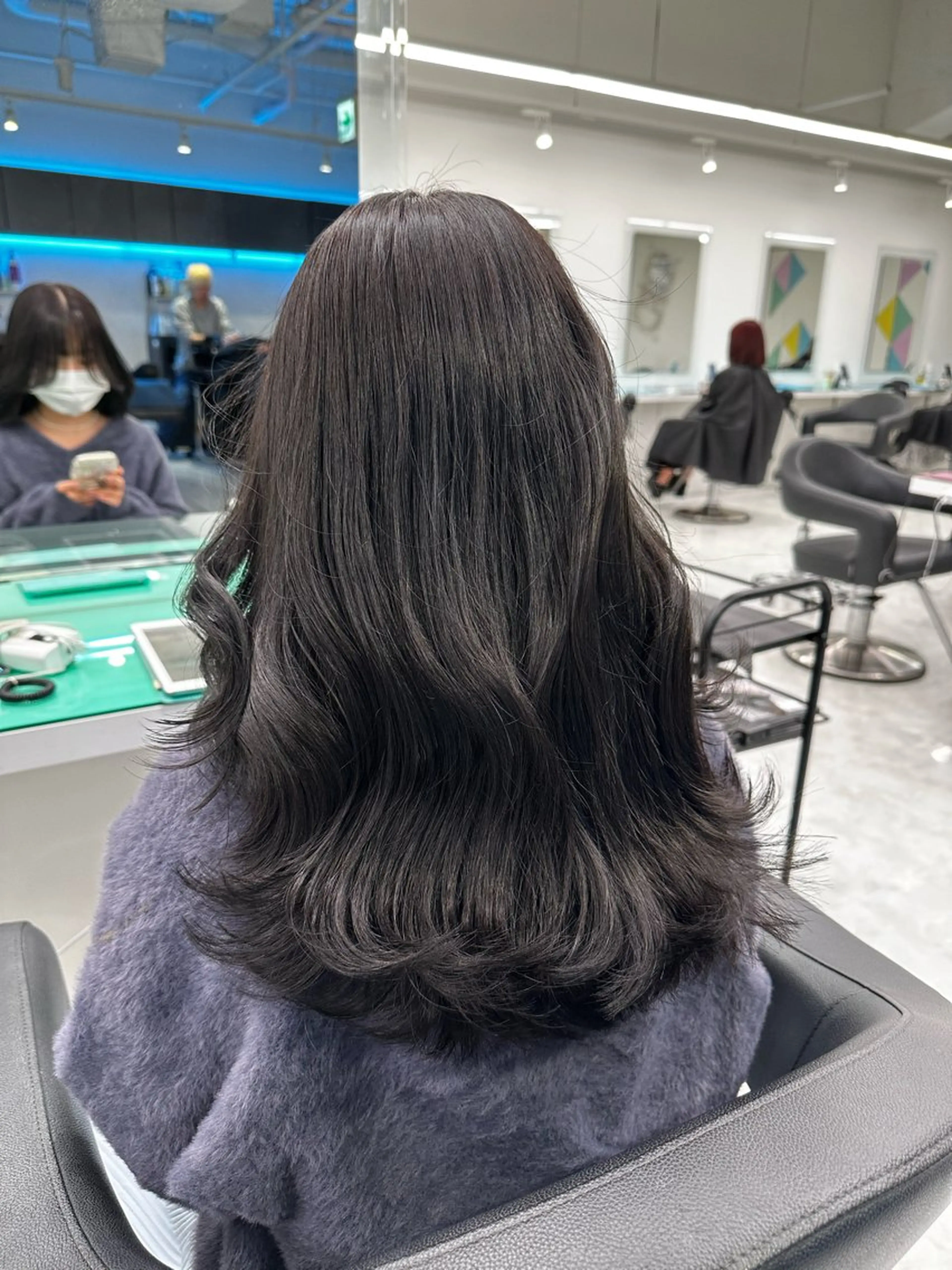 ロング カラー ヘアアレンジ 🌈艶カラー/ 韓国風レイヤーカットのヘアスタイル