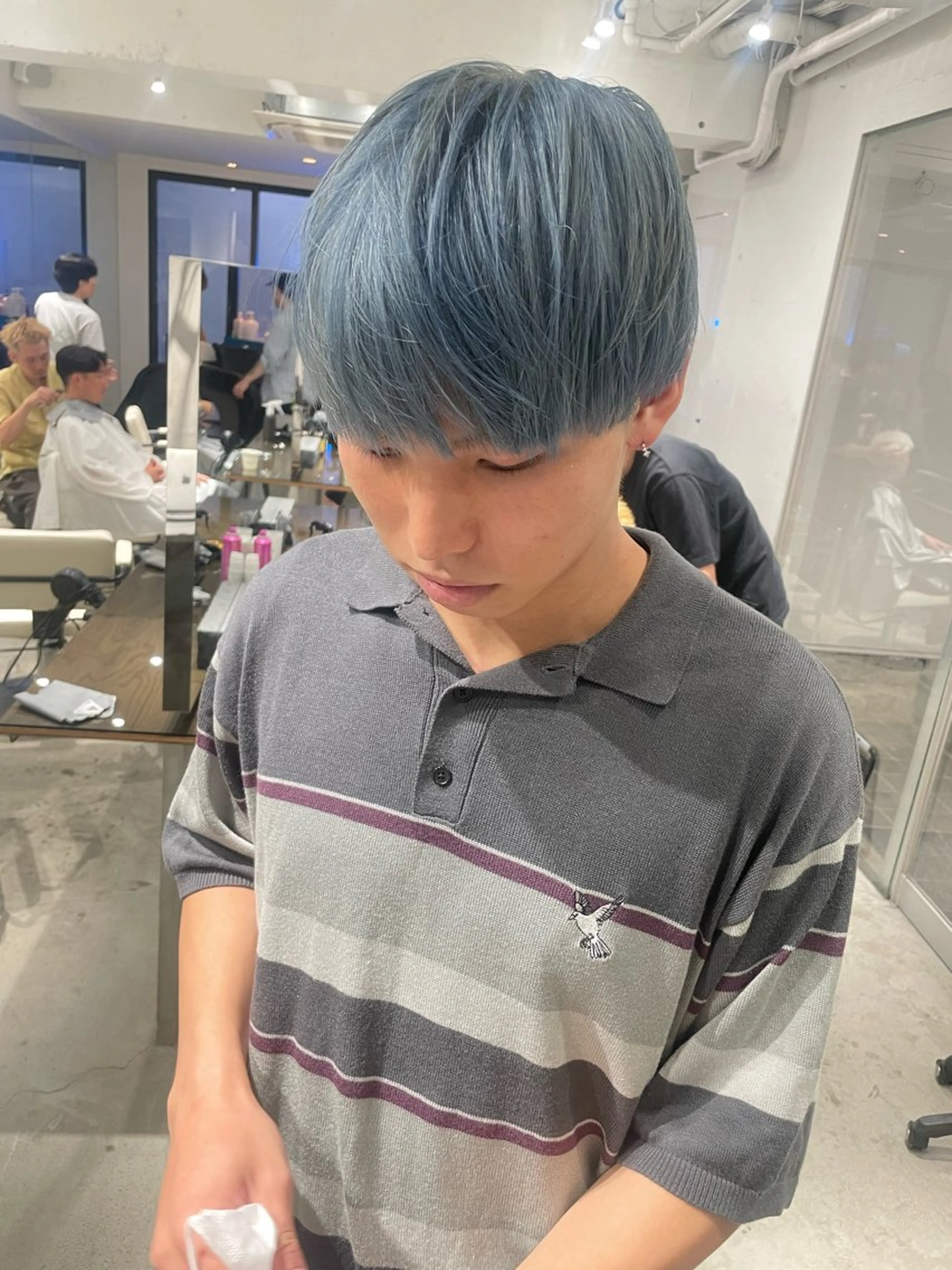 ショート カラー メンズ メンズバレイヤージュ メンズブリーチ センターパート フェードカット メンズハイライト ヘアカラー トリートメント スパイラルパーマ 🌐hina⭐️のヘアスタイル