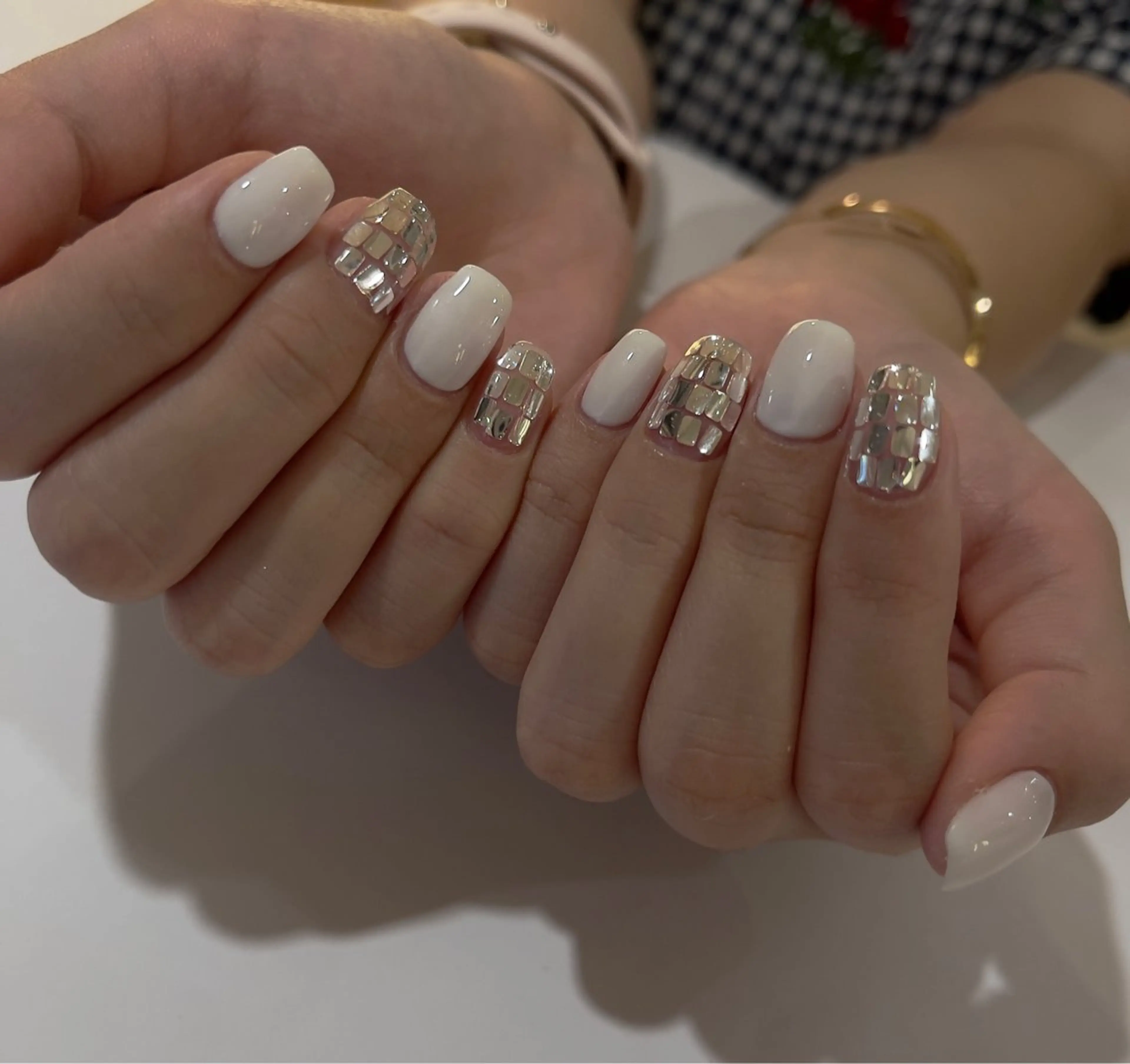 ネイル チークネイル 韓国ネイル マグネットネイル ニュアンスネイル リボン ちりんネイル所属・chirin nailのネイルデザイン