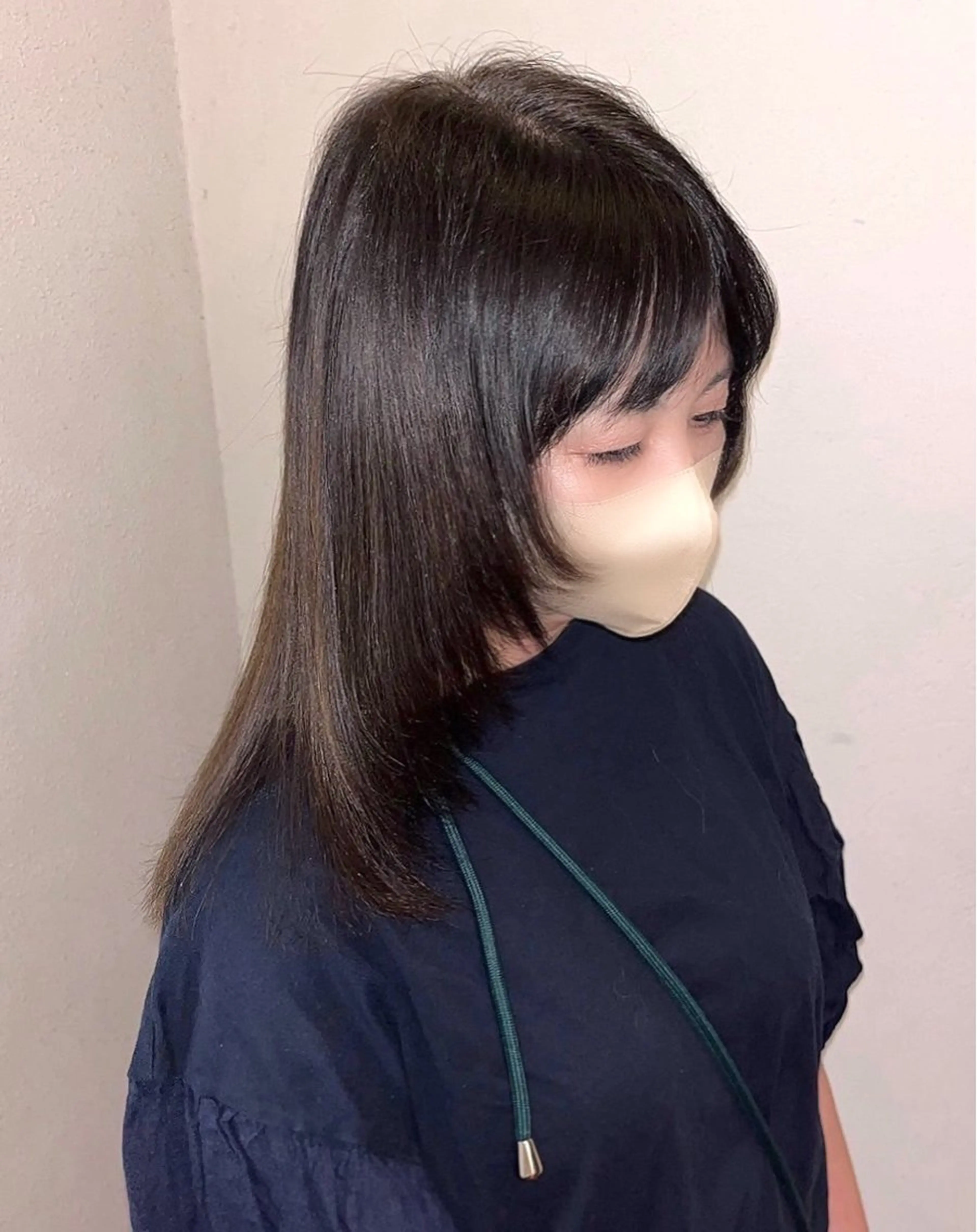 ミディアム 顔まわりレイヤー 顔周りカット レイヤーカット 沼畑 夢希のマツエク・マツパデザイン