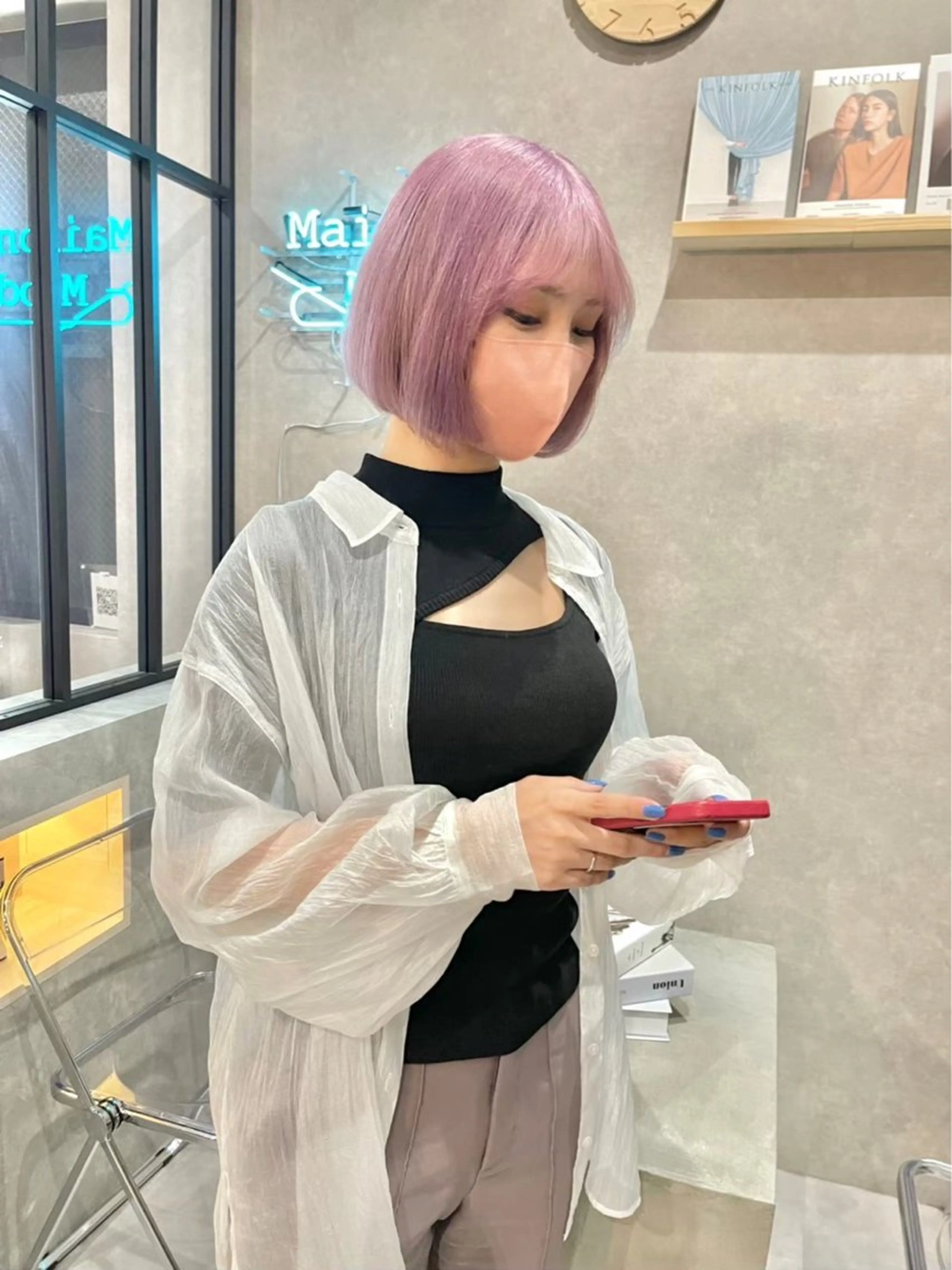 ショート カラー アッシュ ミストバング ベージュカラー ブリーチ デザインカラー 長谷川 湧のヘアスタイル