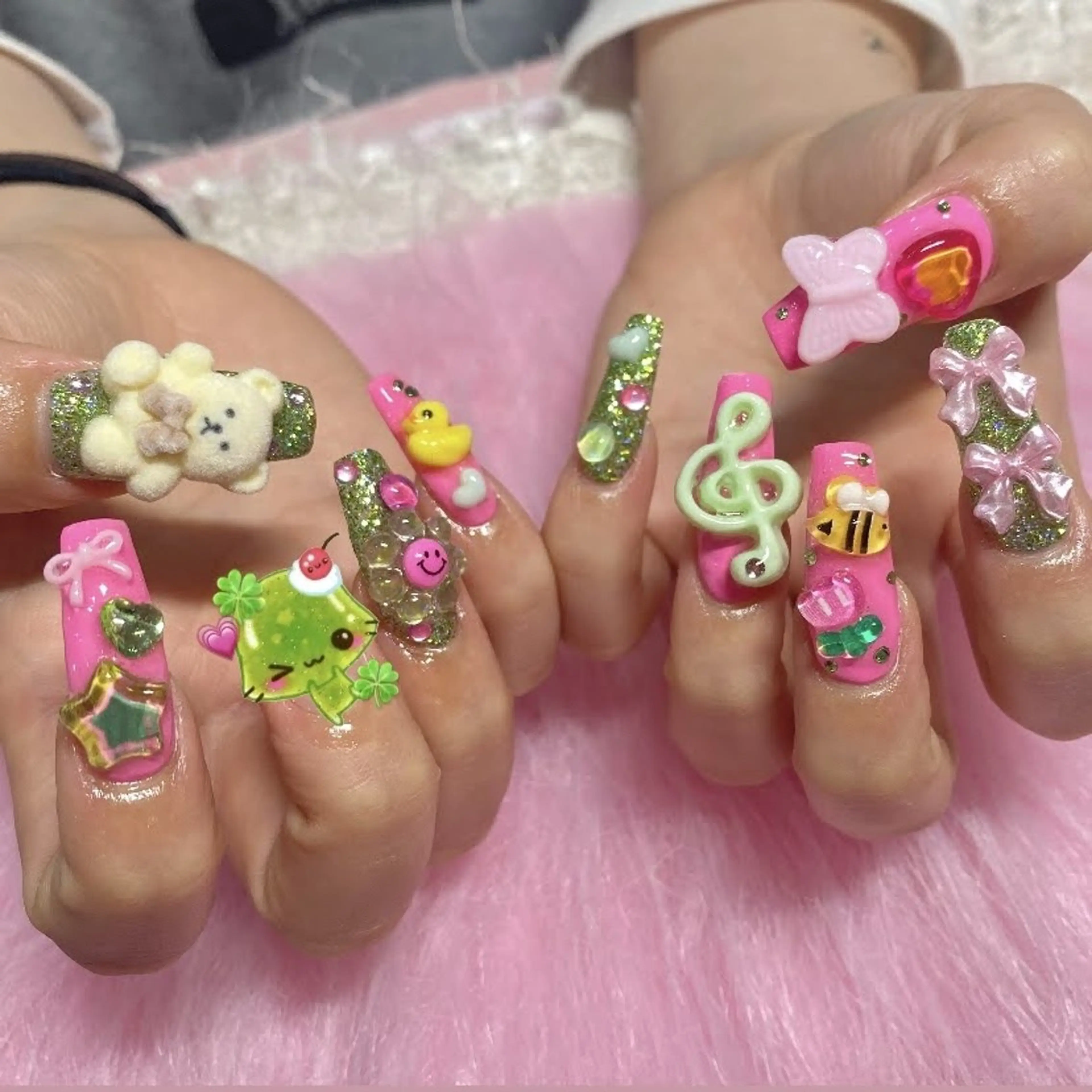 ネイル マグネットネイル ワンホンネイル 冬ネイル クリスマス ハンドネイル BelireMaa Nail&eyeのネイルデザイン