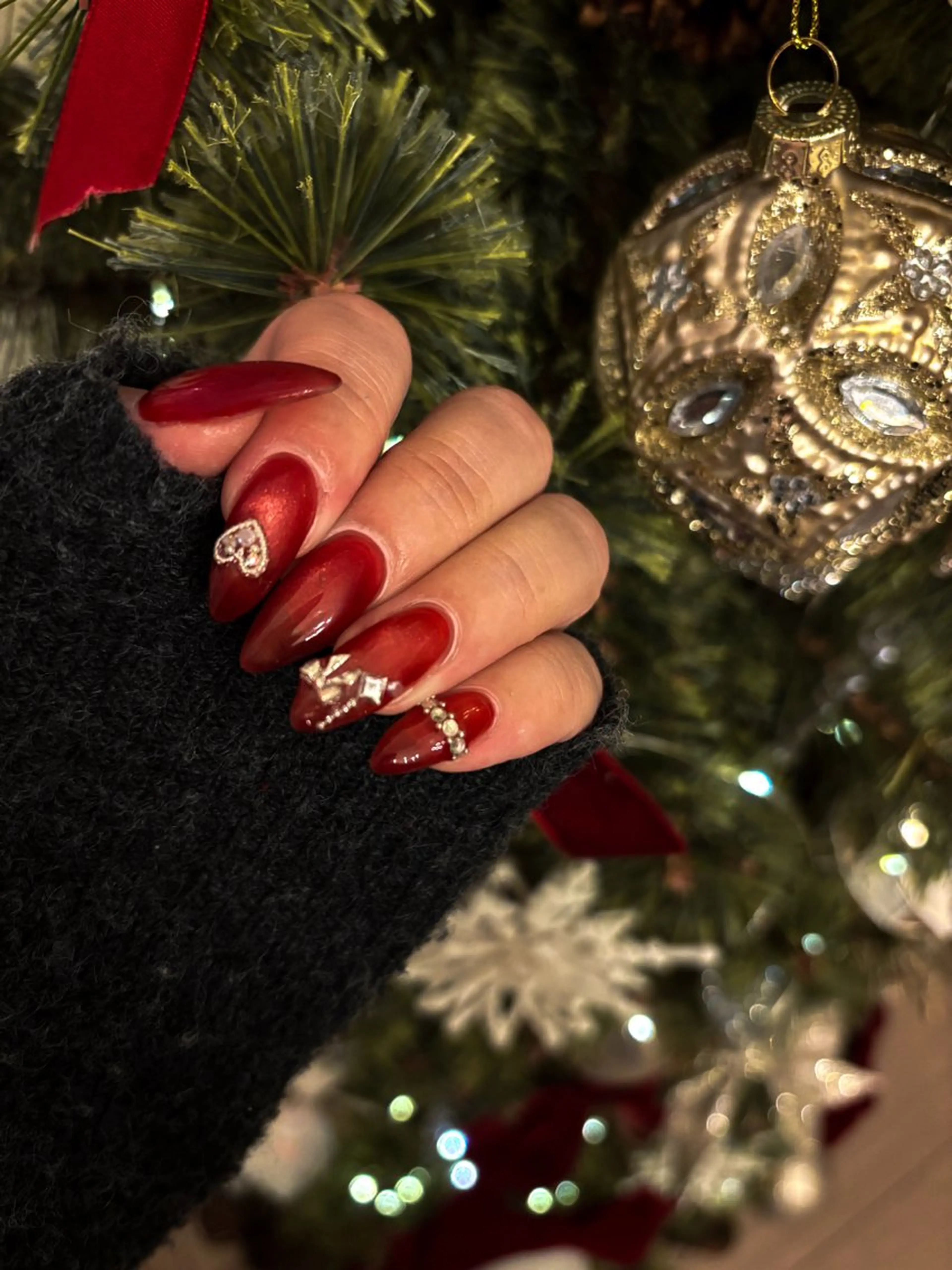 ネイル 冬ネイル クリスマス Belle まえだ ⋆. 𐙚 ⌒♡｡．のネイルデザイン