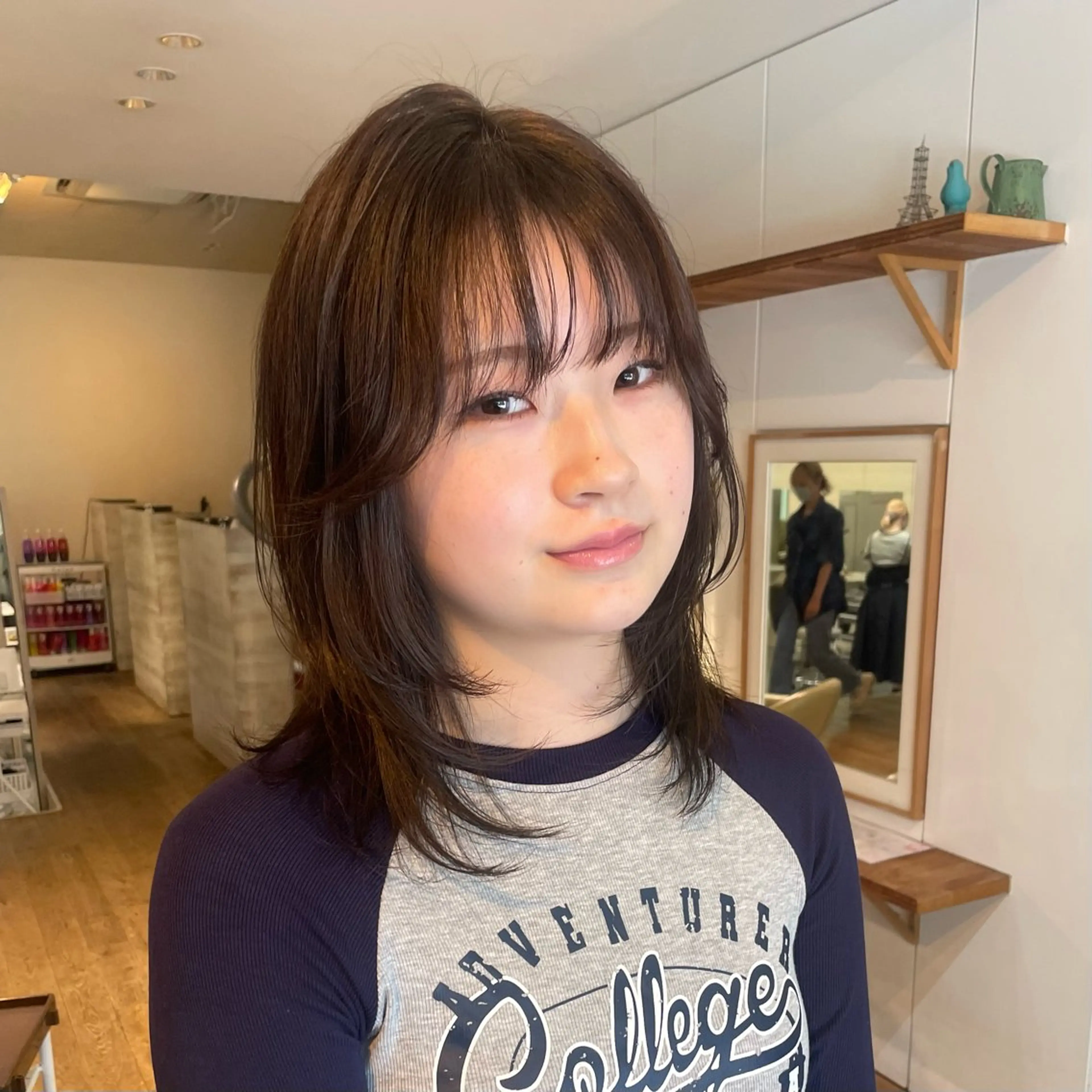 ミディアム 山下 紗里奈のヘアスタイル