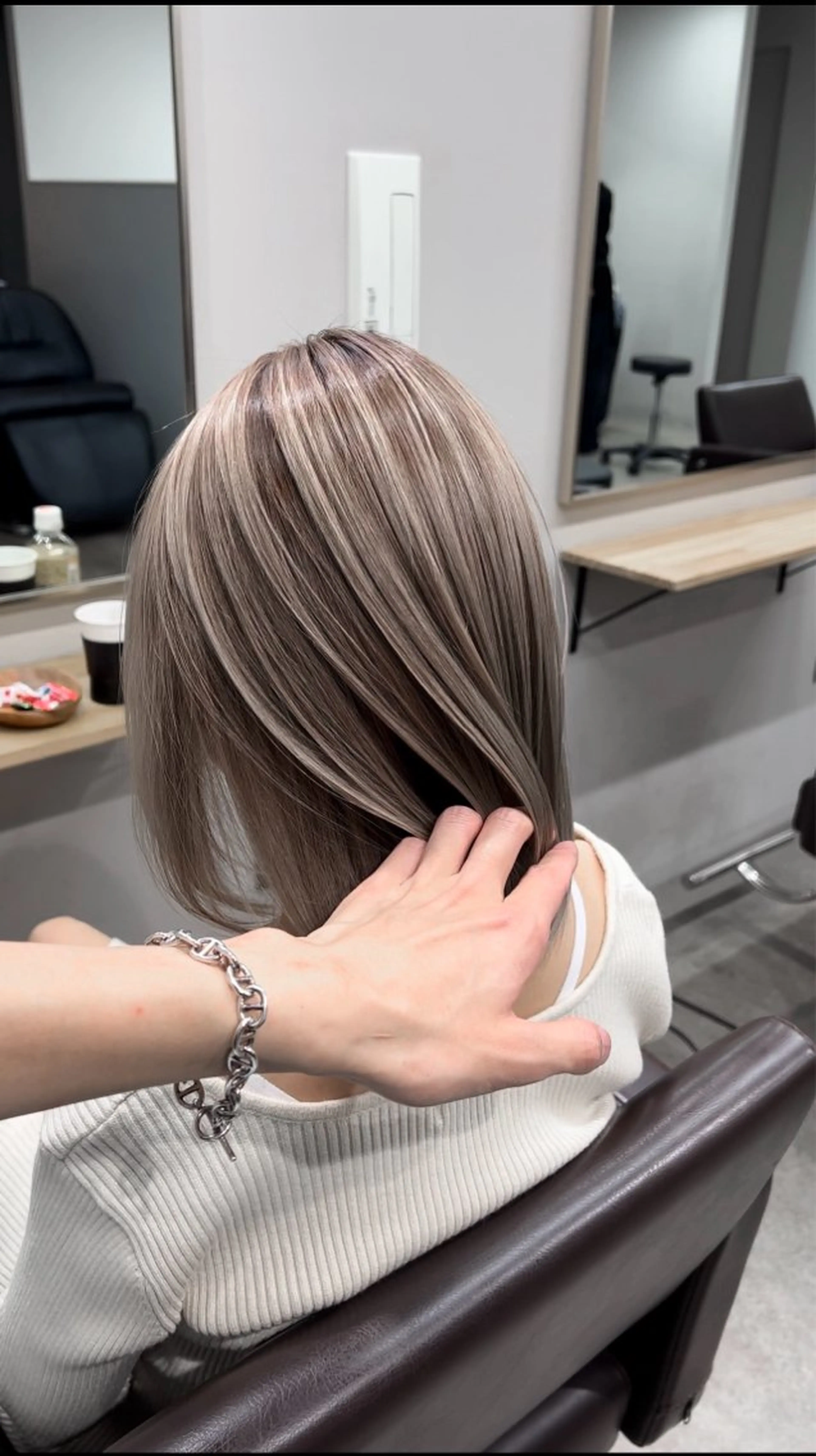 ミディアム カラー バレイヤージュ ブリーチ レイヤーカット ブリーチ/ハイトーン 🔥MOTOKI🔥のヘアスタイル