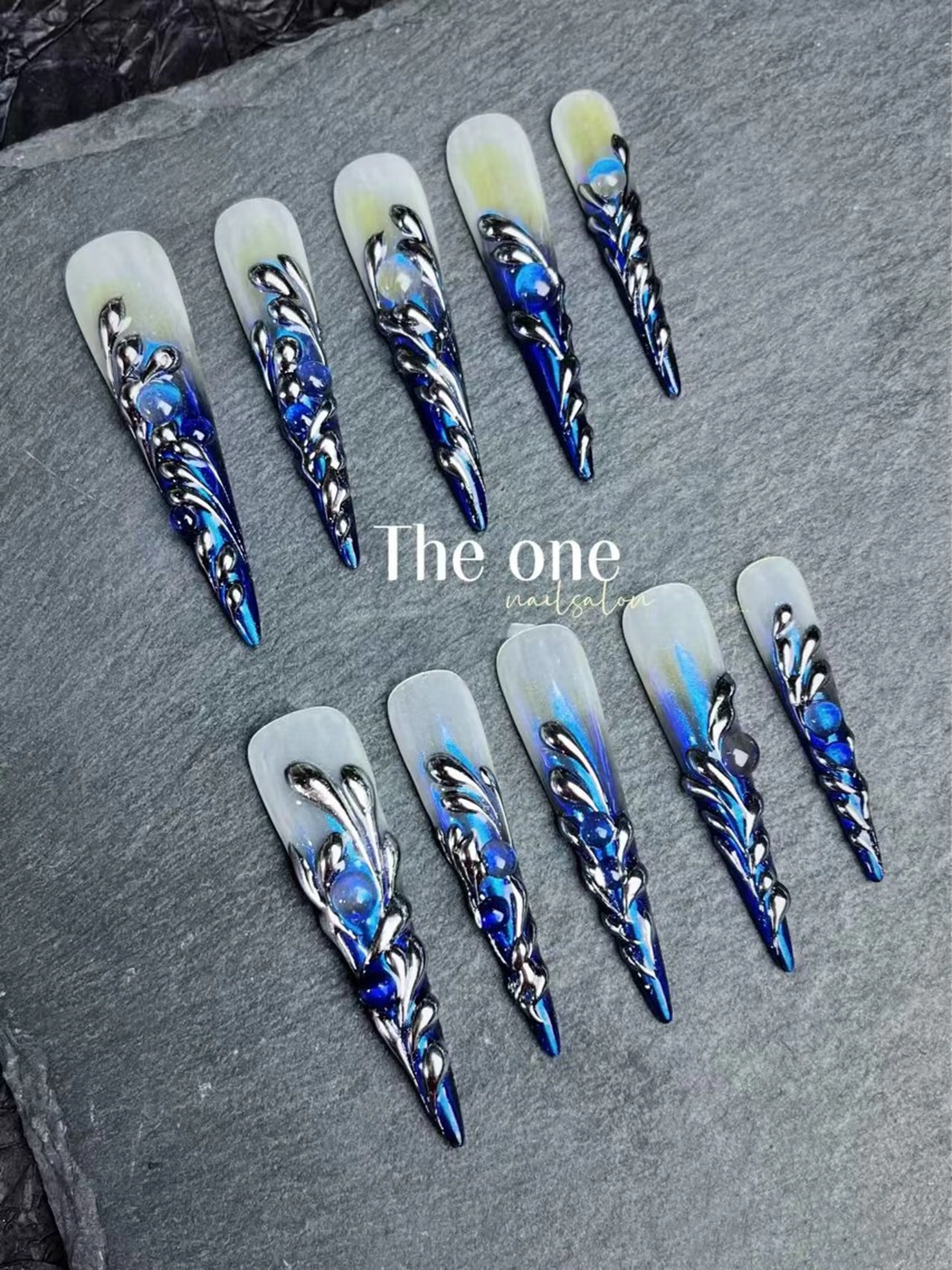 ネイル The oneアオイ アオイのネイルデザイン