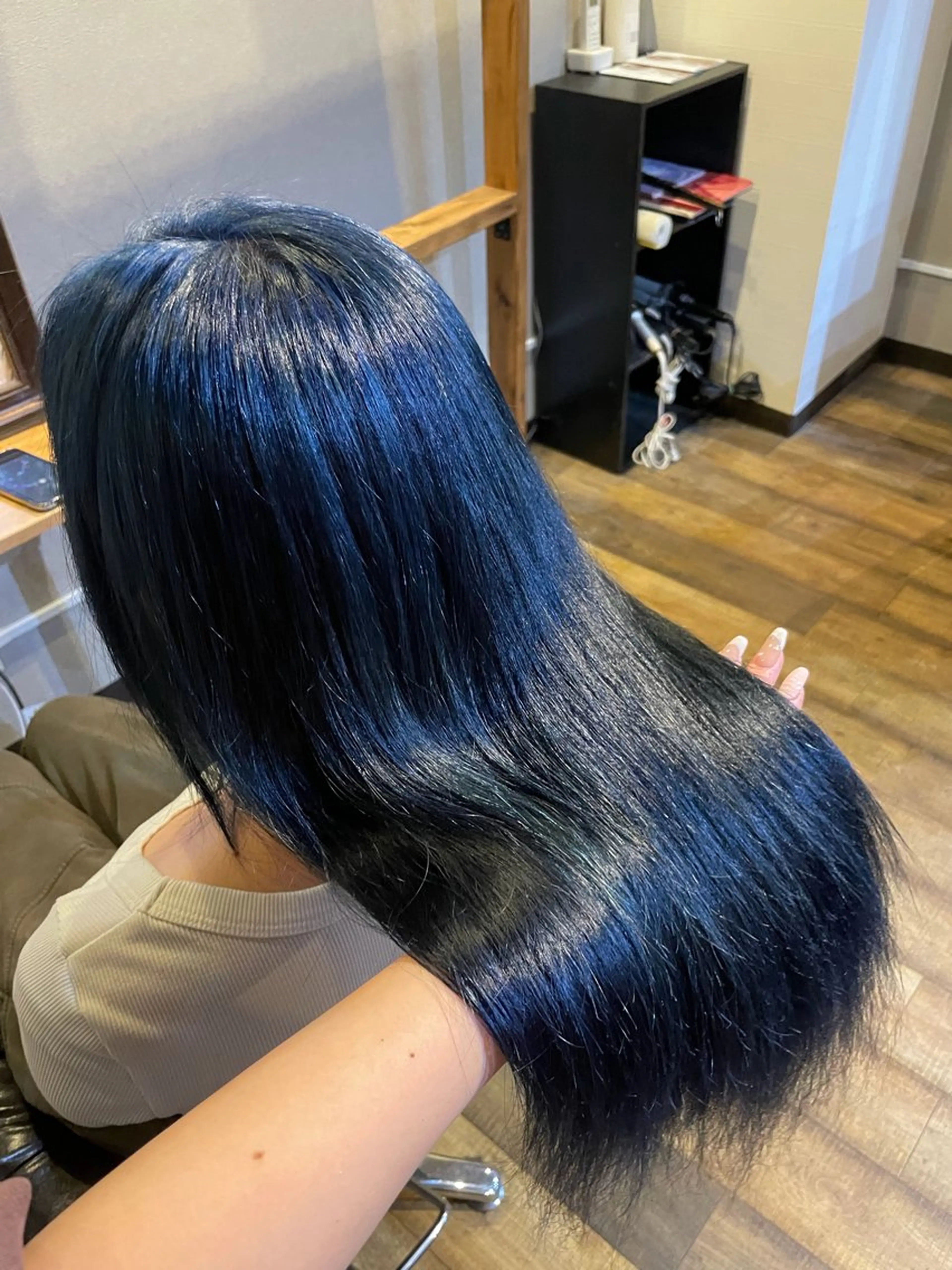 ロング カラー ブリーチ ブルーカラー ヘアカラー MIKA💫 艶髪/透明感カラーのヘアスタイル