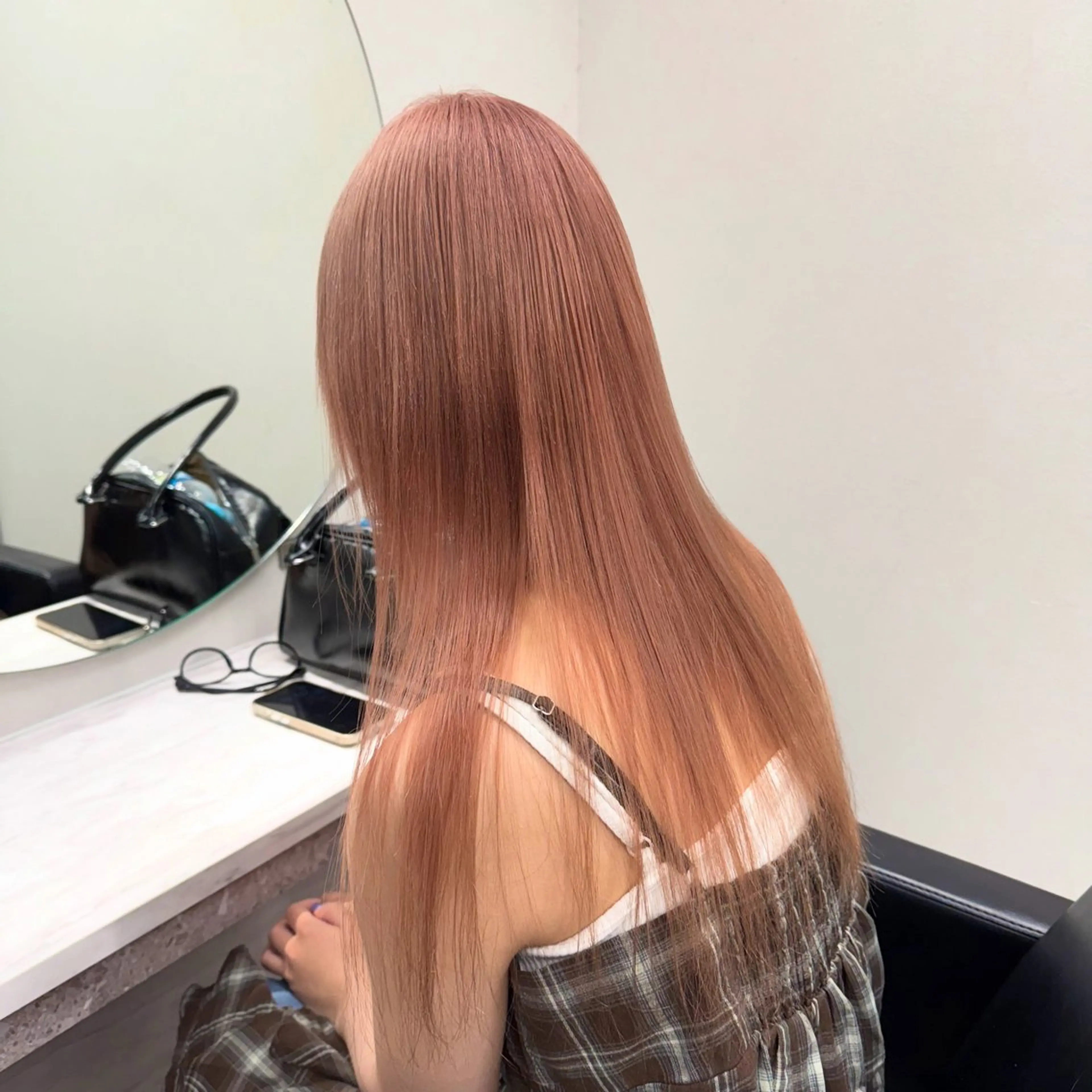 ロング カラー ベージュカラー ブリーチ ブラウンカラー デザインカラー ハイトーンカラー ヘアカラー ハイトーン/ 髪質改善/上質艶髪のヘアスタイル