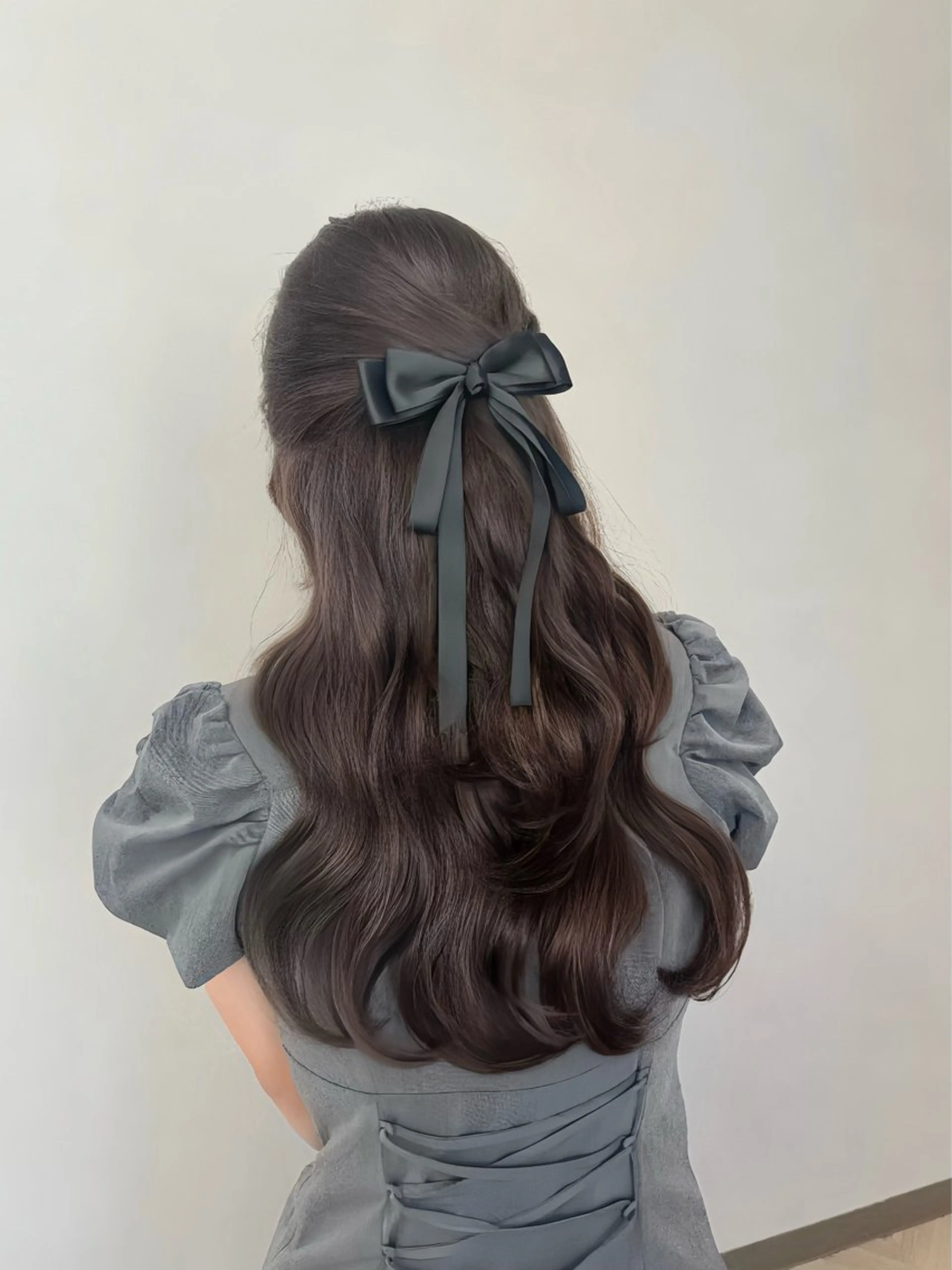 カラー ヘアアレンジ ハーフアップ ベージュカラー ヘアカラー ヘアセット 𝒎𝒐𝒆🩰 名駅/ヘアメ/韓国風のヘアスタイル