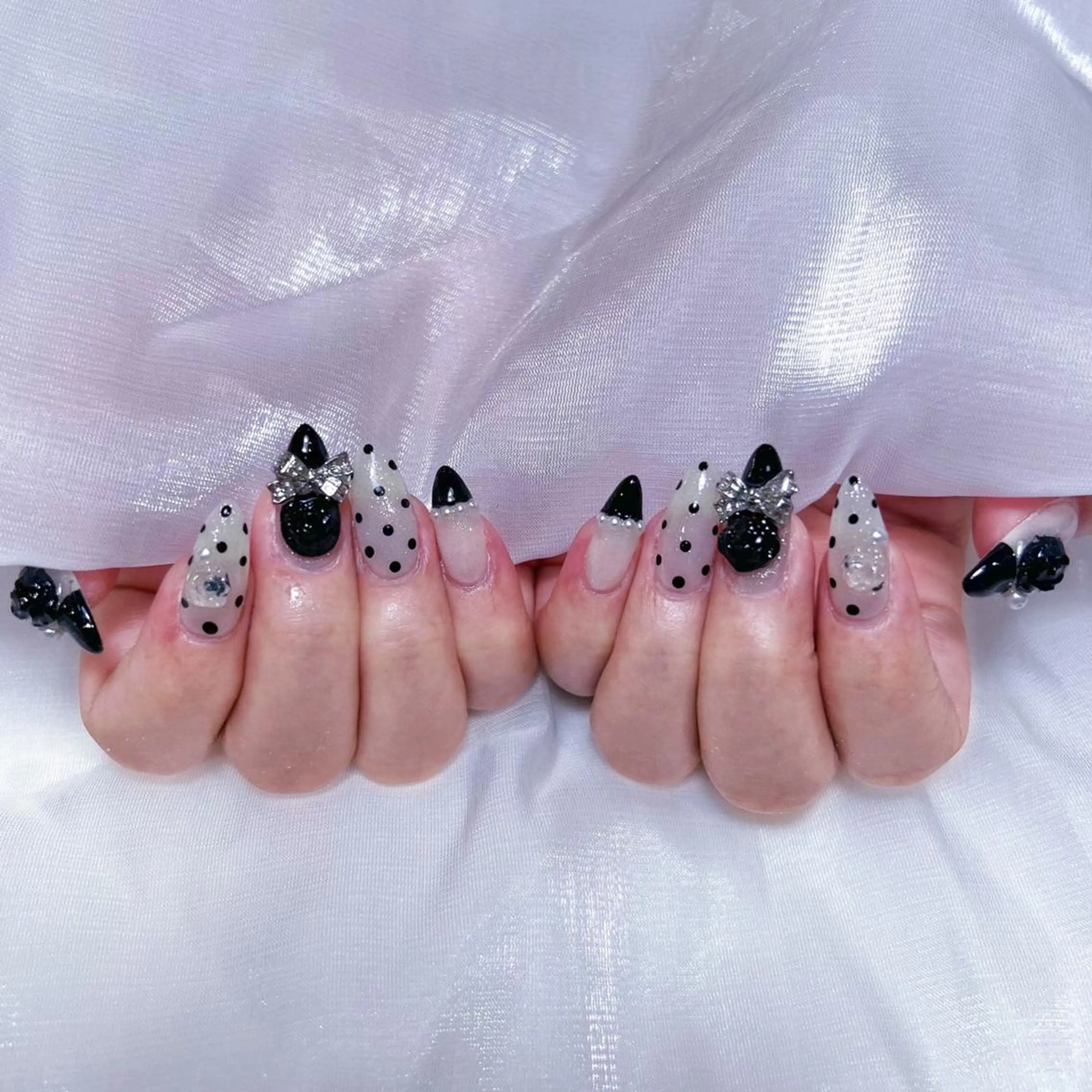 ネイル アートネイル オーロラネイル ガーリー キラキラネイル 韓国ネイル ハンドネイル DIAMOND 💅のネイルデザイン