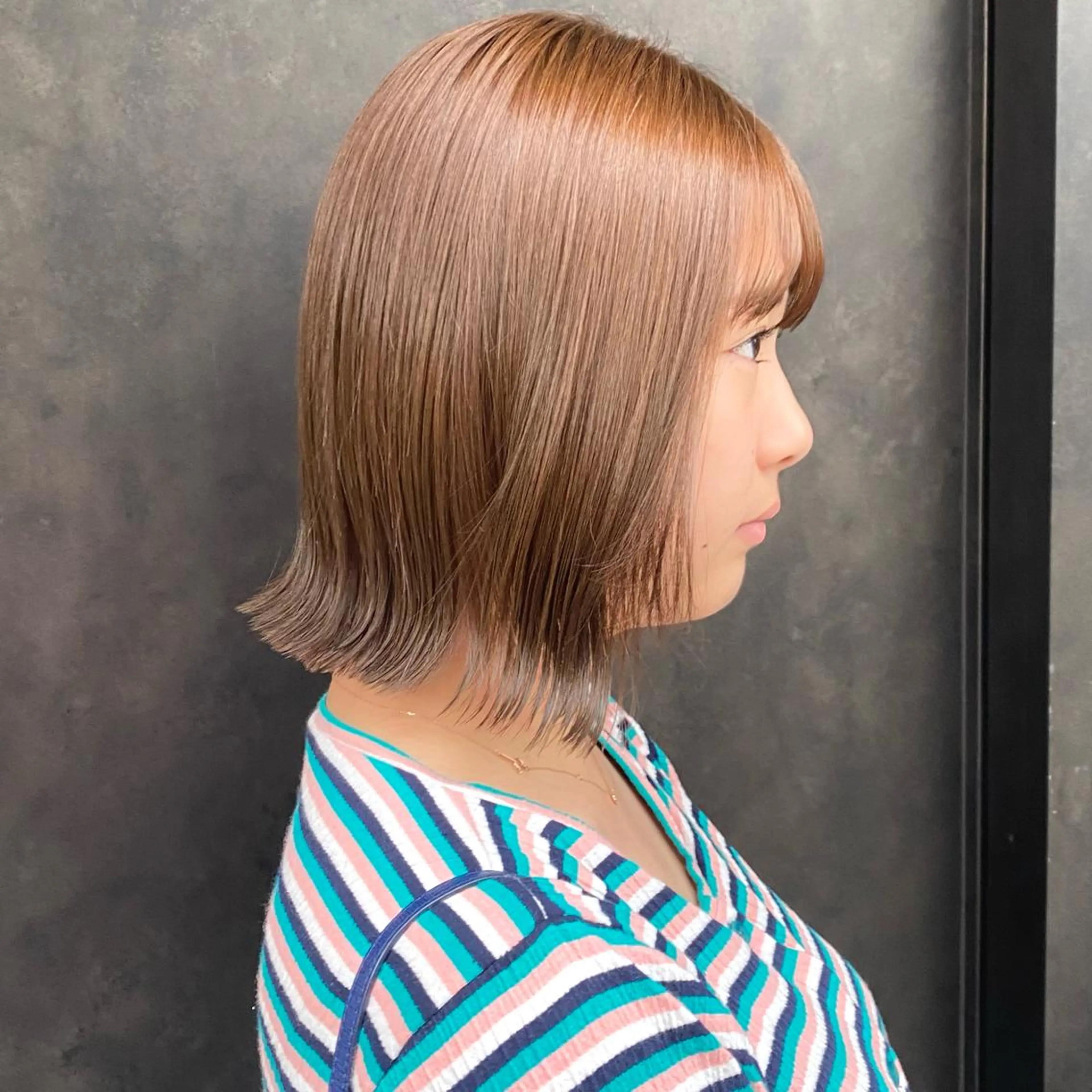 ミディアム カラー ベージュカラー ブリーチ ブリーチなしカラー カット ヘアカラー 比嘉 陽のヘアスタイル