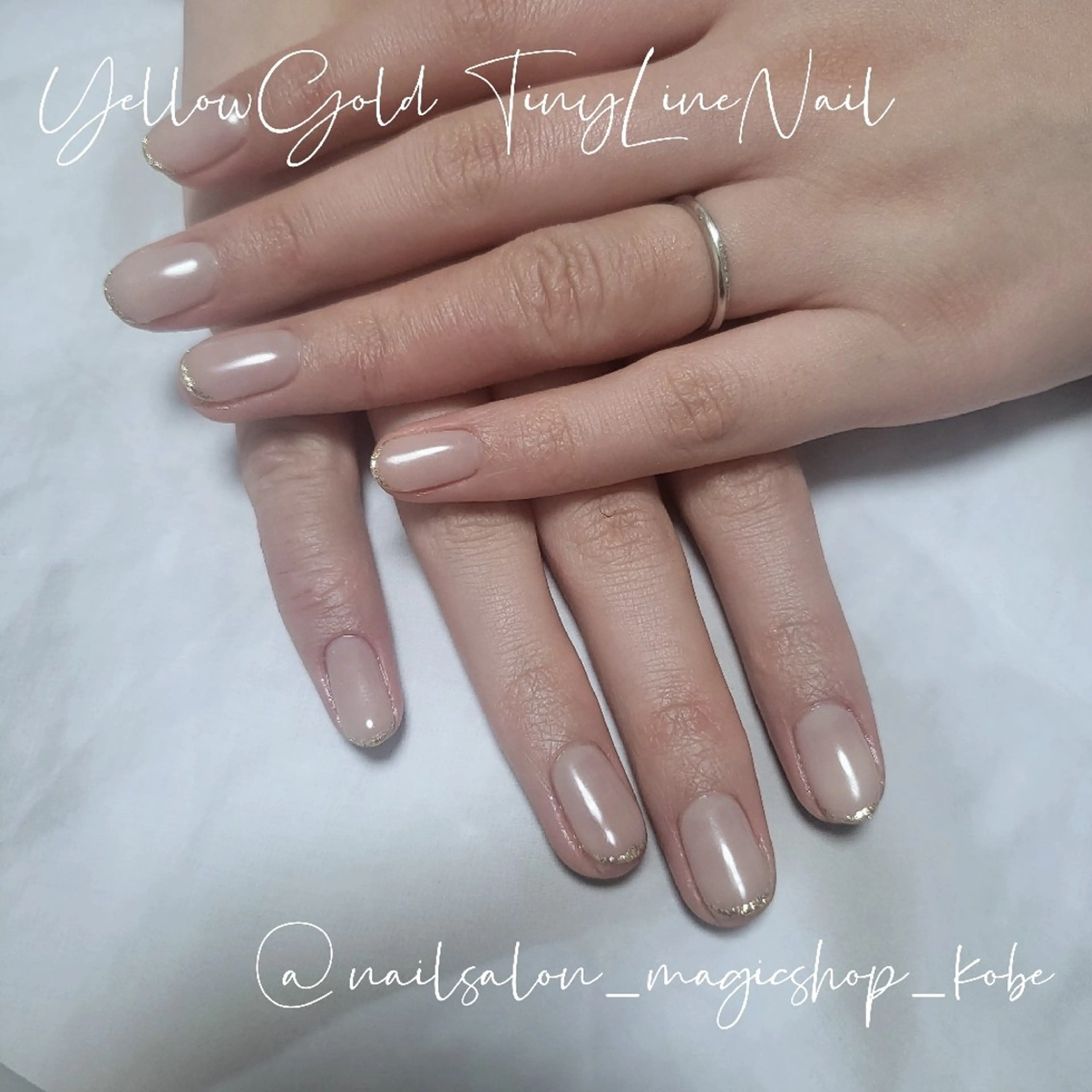 ネイル ジェルネイル ゴールド ラメ(グリッター) ワンカラーネイル ソフトジェル ハンドネイル Nailsalon MagicShopのネイルデザイン