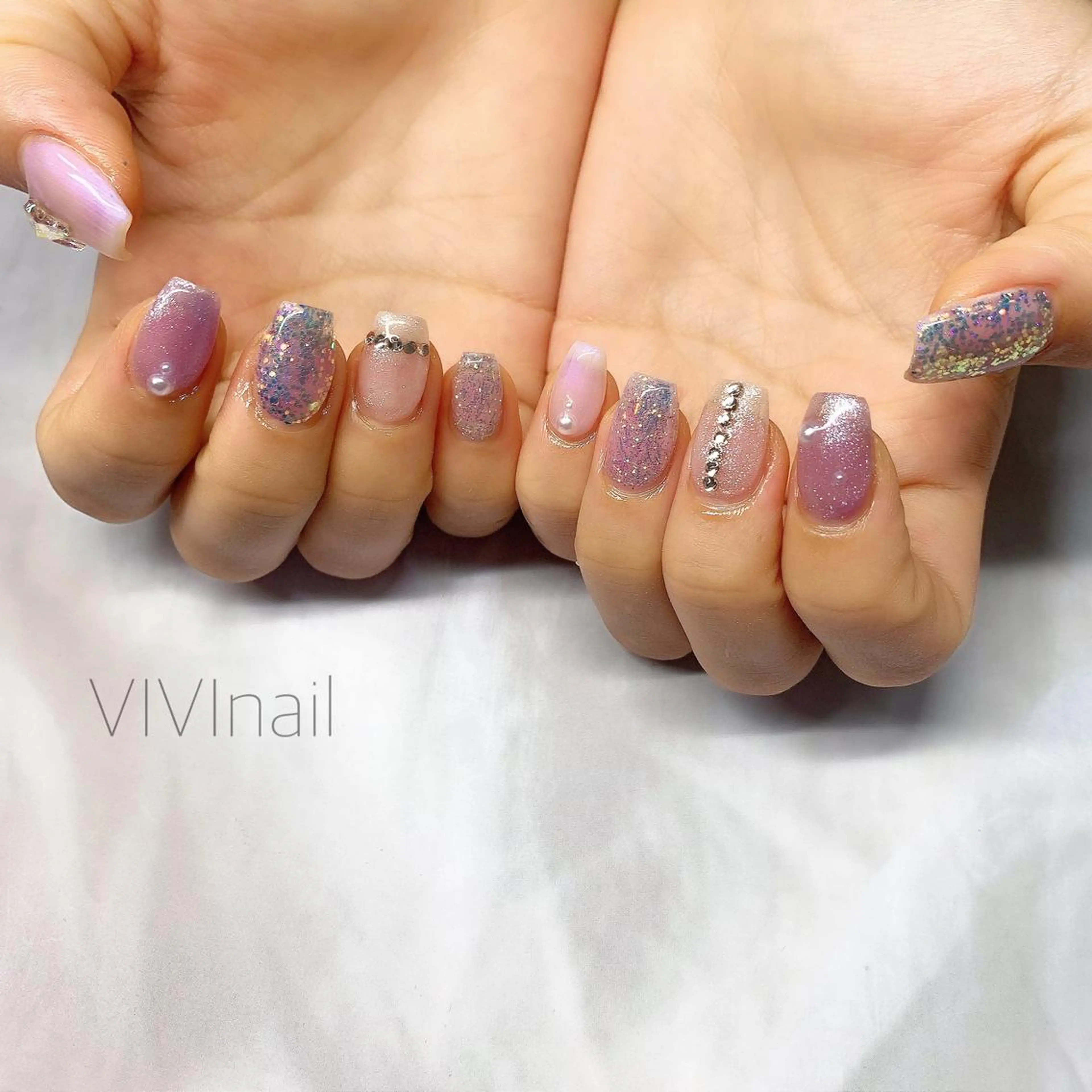 ネイル キラキラネイル ショートネイル スクエアネイル ハンドネイル vivi nailのネイルデザイン